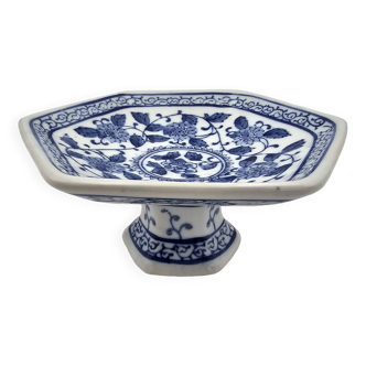 Blue and white fruit bowl