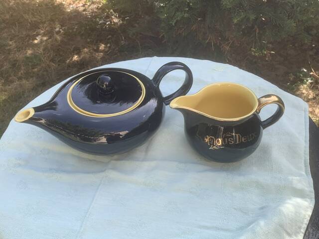 Teapot and milk jug We Two in vintage black and yellow ceramic
