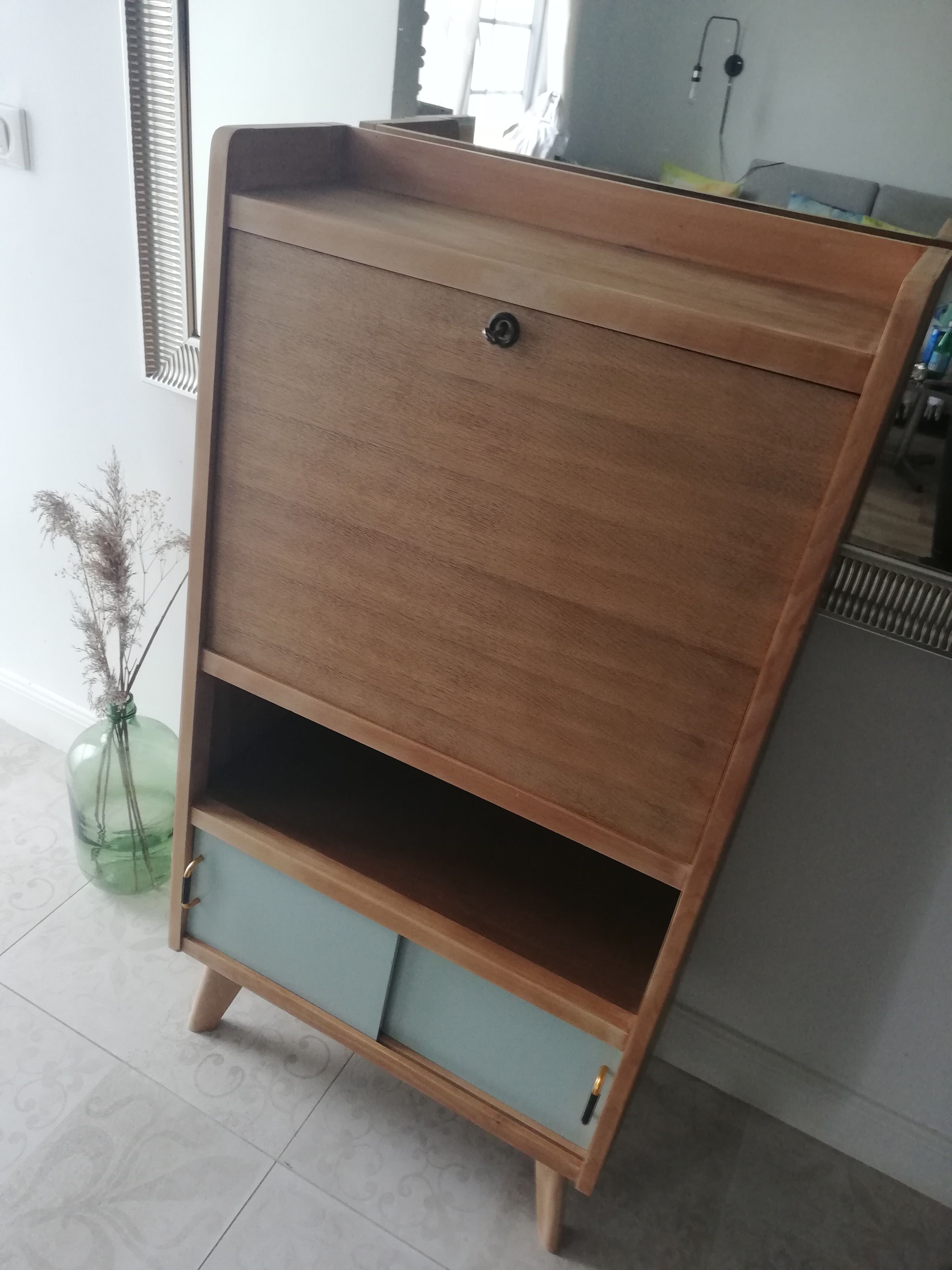 Vintage 50s office secretary