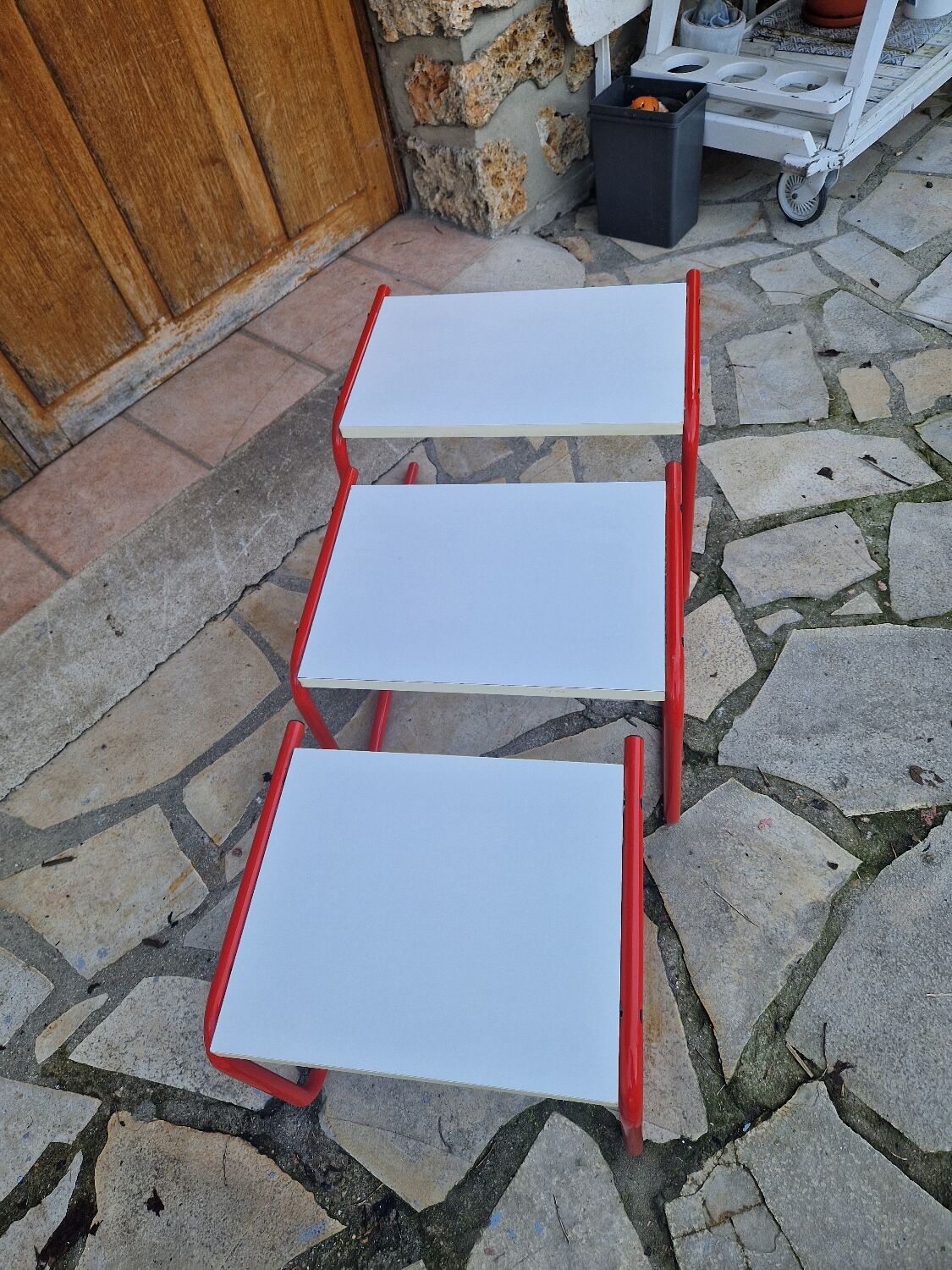 Vintage design nesting coffee table