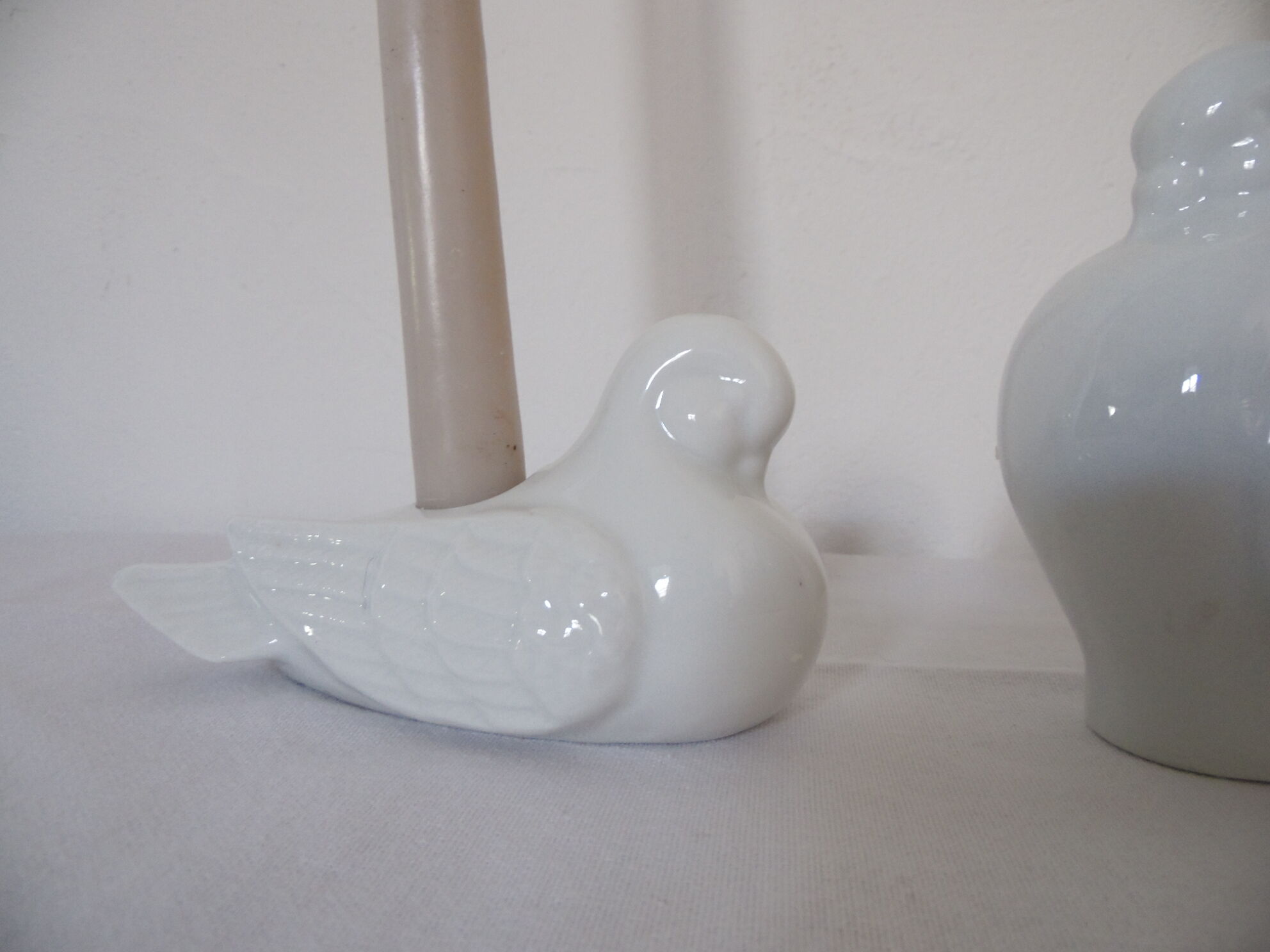 2 Ceramic candle holders shape white bird