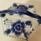 Candy box / jewelry box / empty pocket in blue ceramic, hand-painted in Thailand