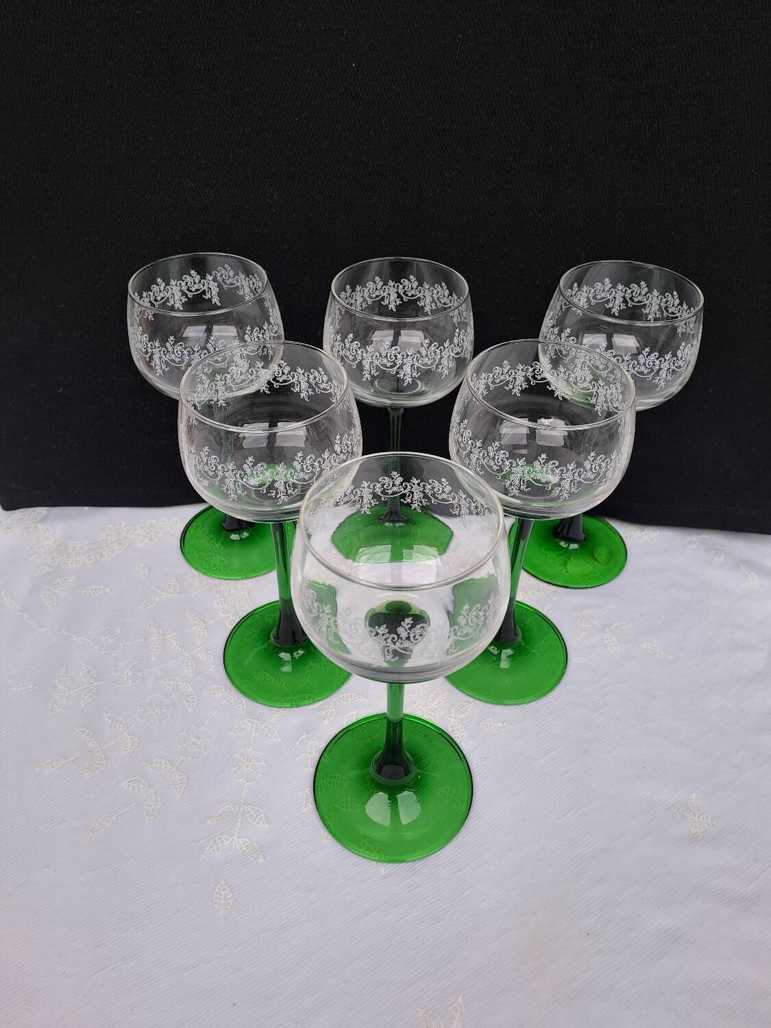 Set of 6 crystal green stemmed white wine glasses