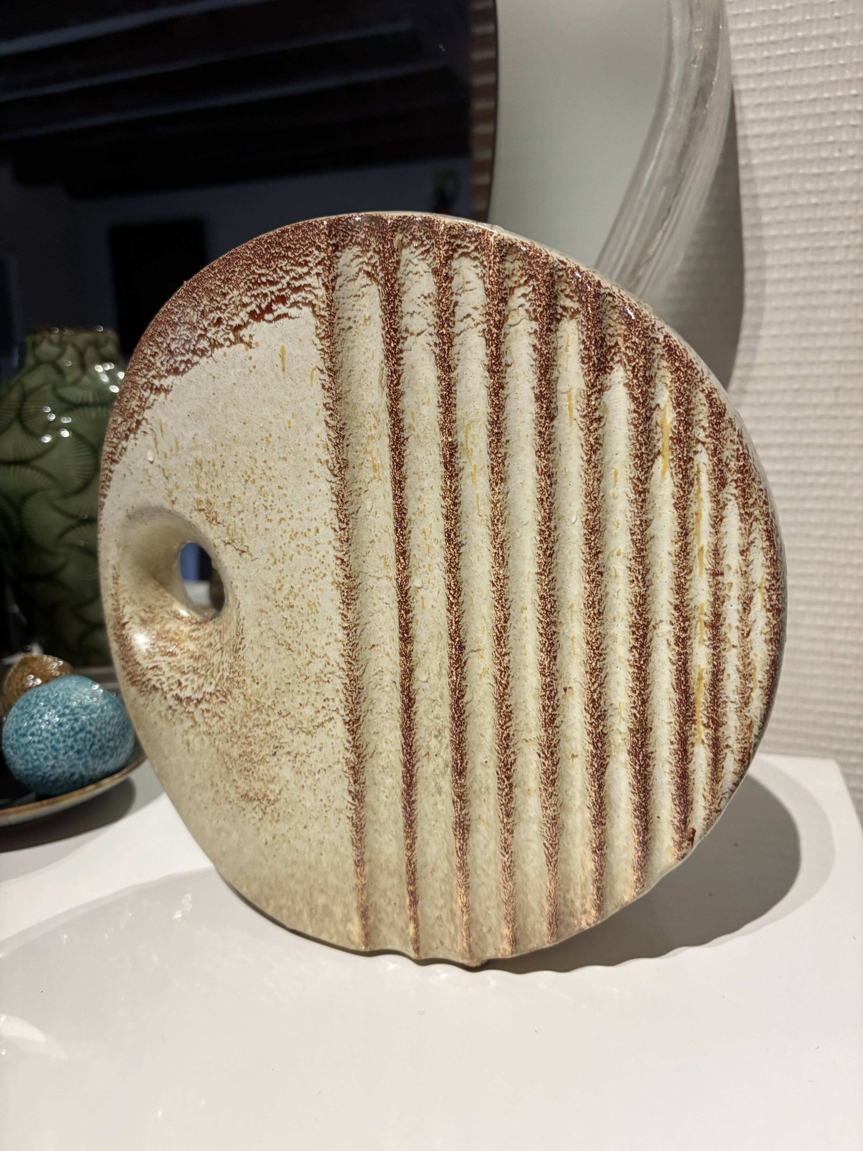 Sculptural ceramic vase by Roberto Rigon for Bertoncello, Italy, 1960.