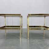Paire de tables d'appoint ou de chevet en laiton et verre fumé, années 1970