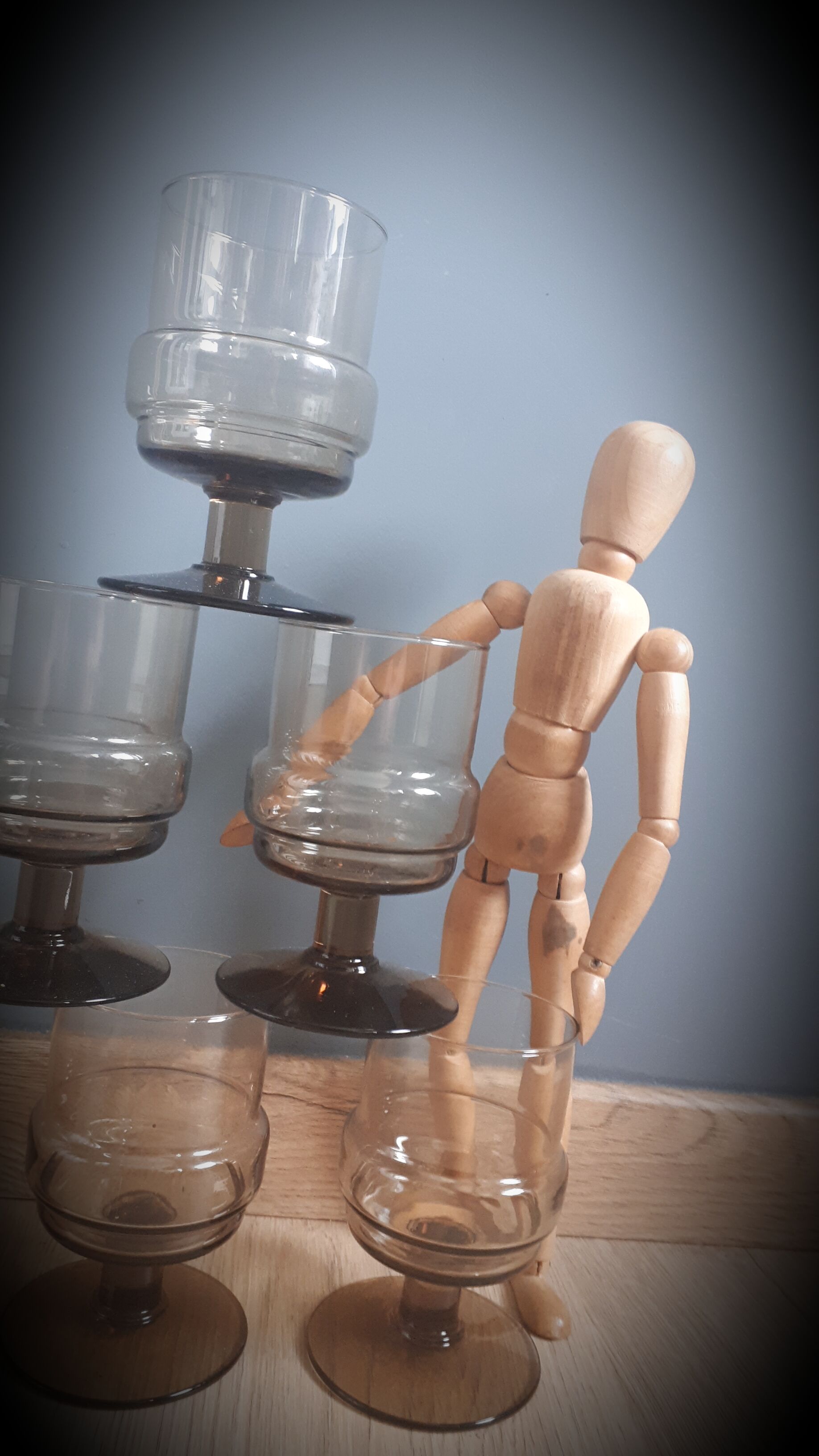 Set 6 vintage brown glasses