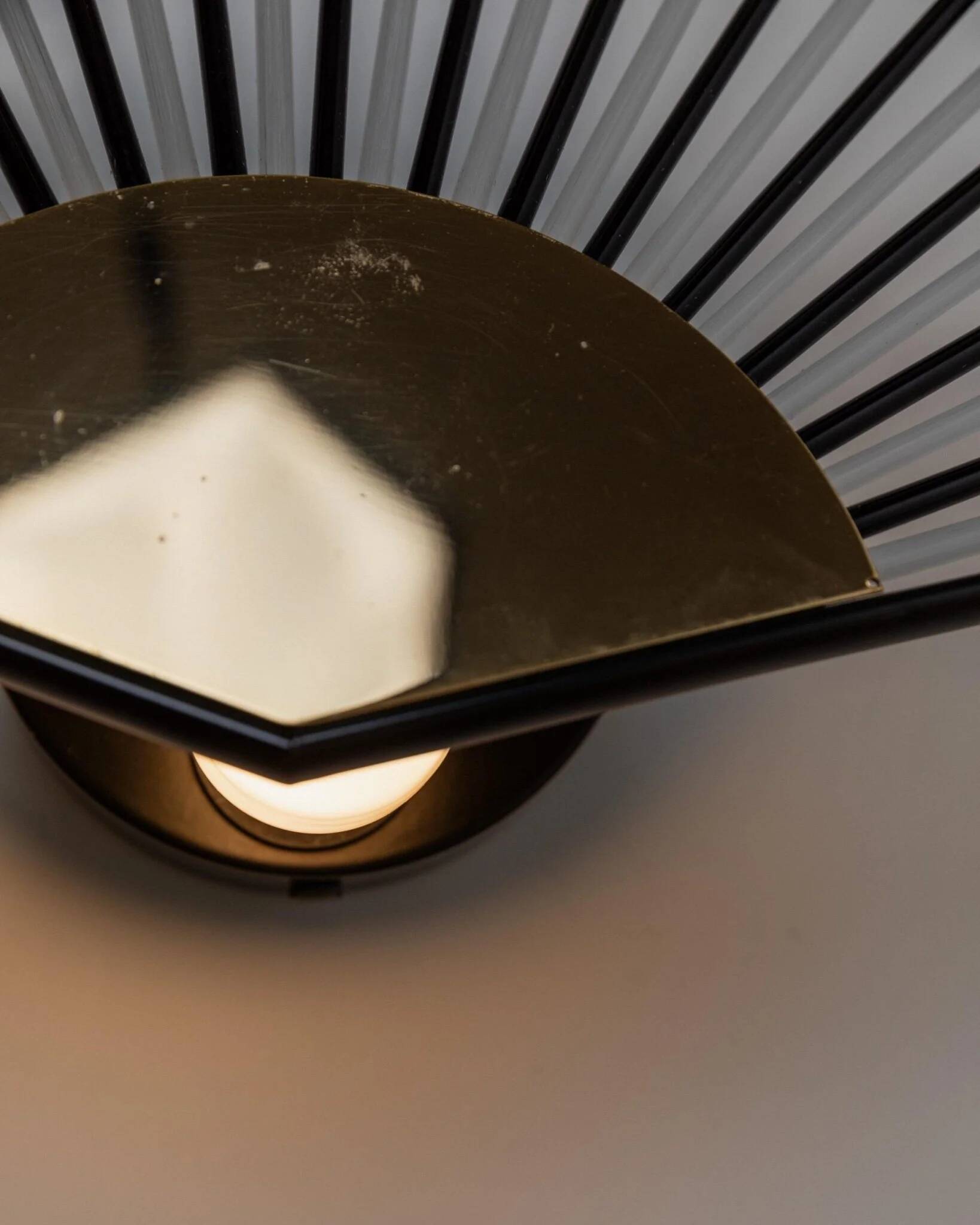 Vintage wall sconce in the shape of a fan - glass tubes and gold metal, Hollywood Regency design, Italy 1980s.