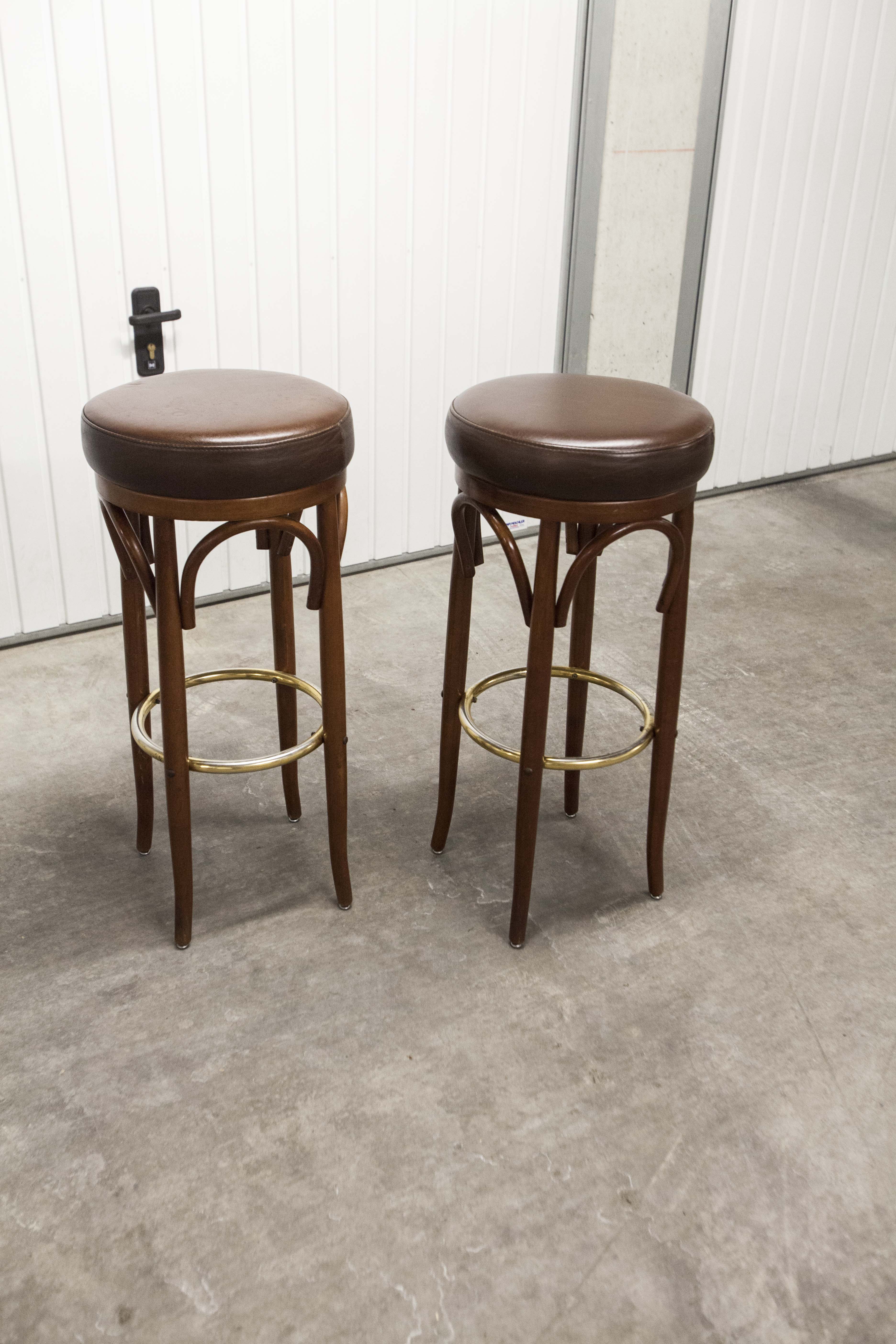 Pair bar stools Hindermann Wellereau