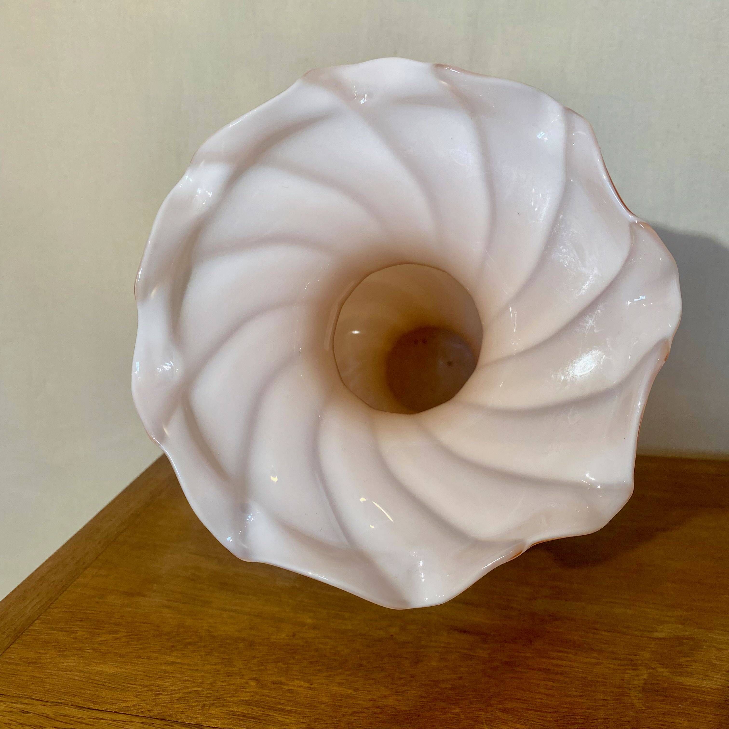 Large vintage Italian swirly pink Murano glass vase from the 70s