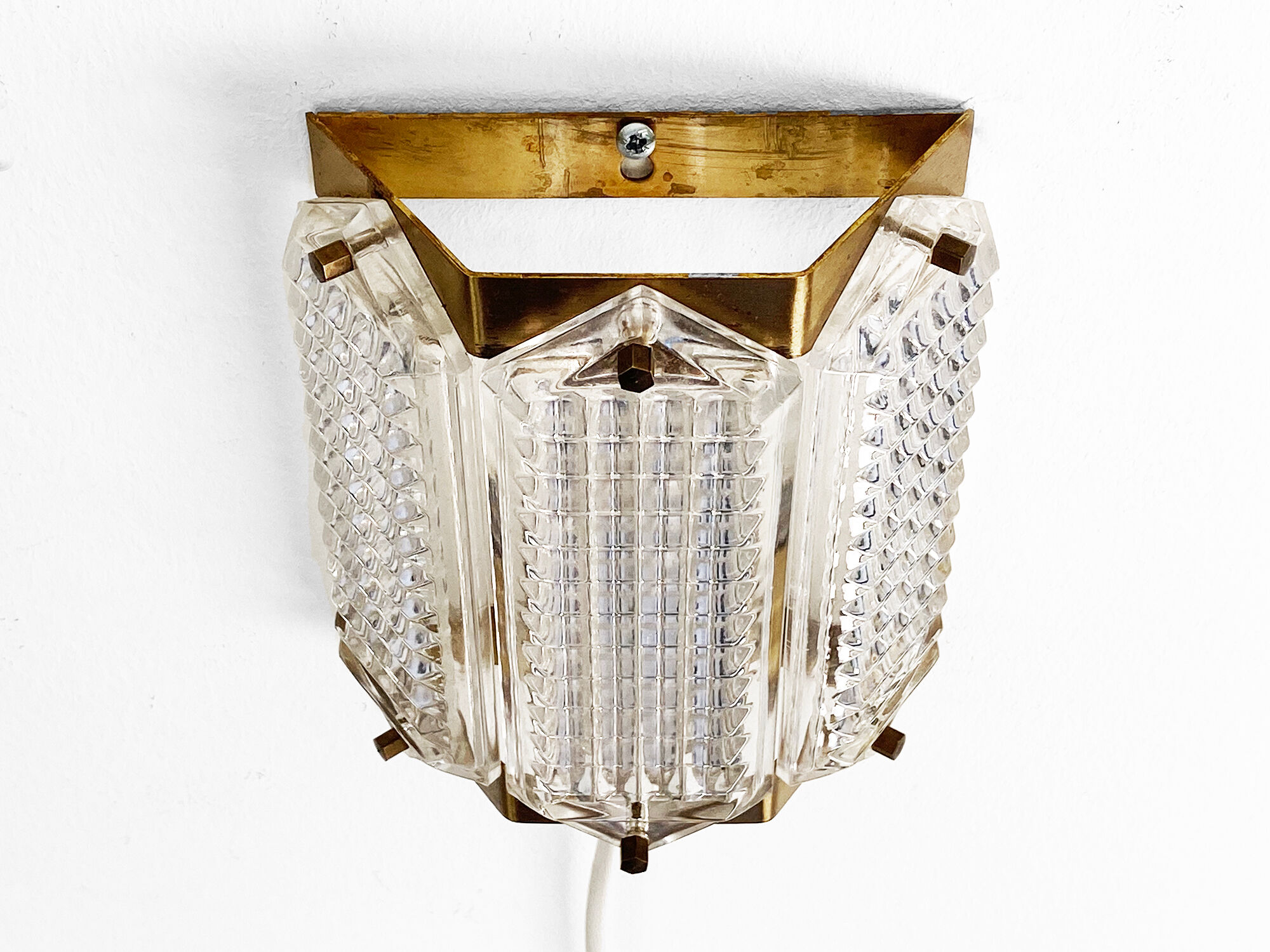 Brass and glass wall light/Sconce by Wiktor Berndt for Flygsfors. Sweden 1960s