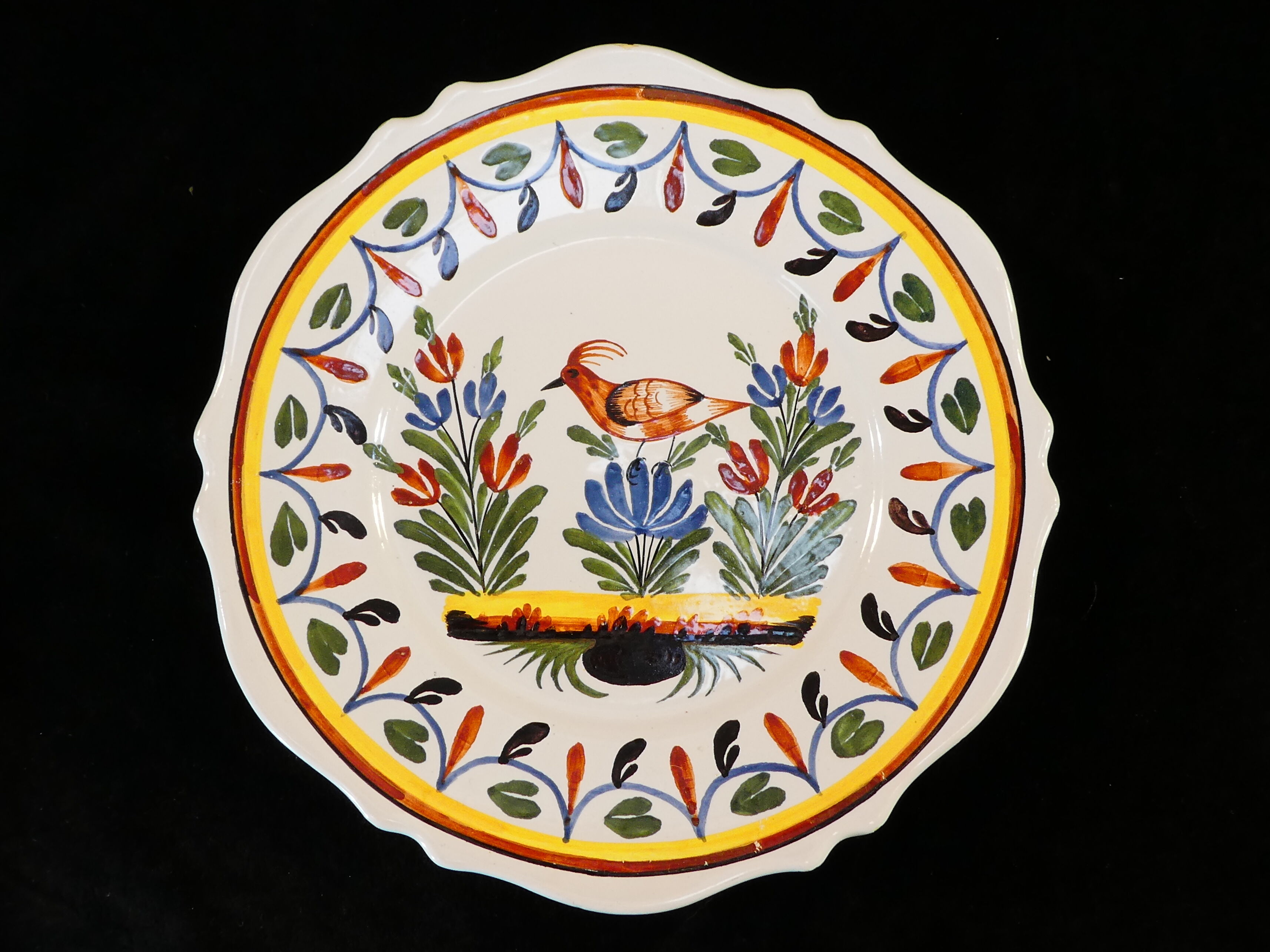 Plate in Faience of MALICORNE signed Emile TESSIER decor bird