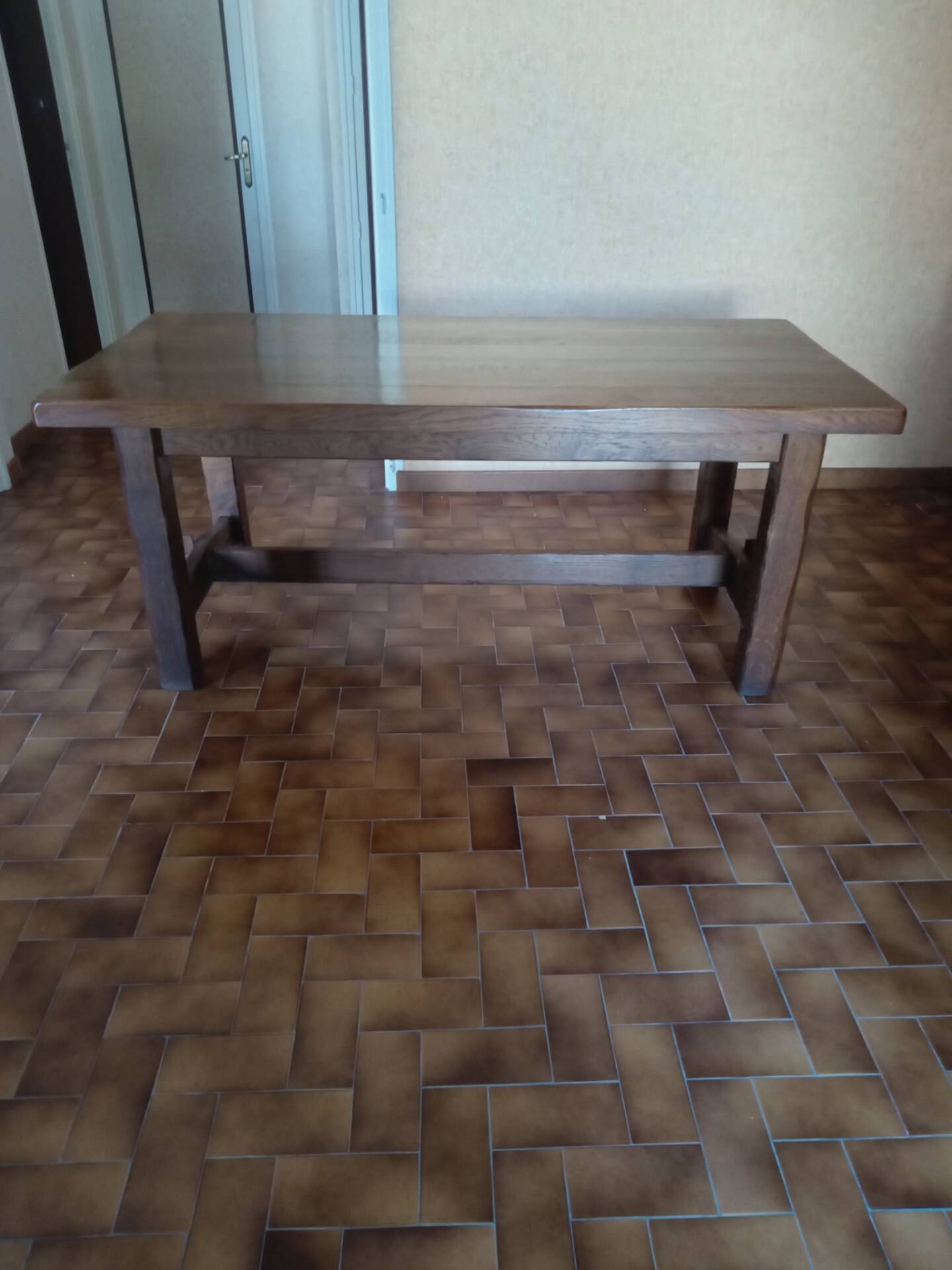 Farm table