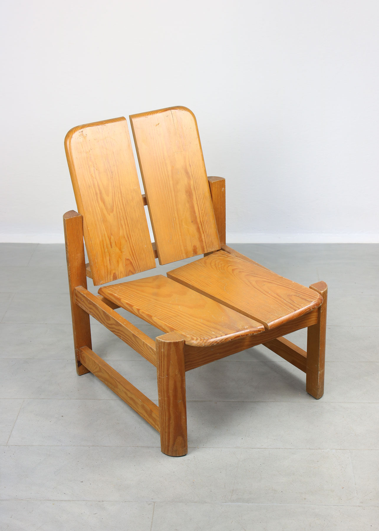Vintage scandinavian pine lounge chair