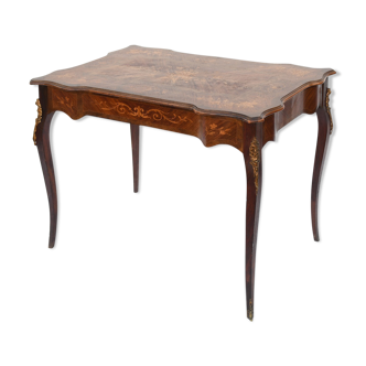 Louis XV-style lounge table