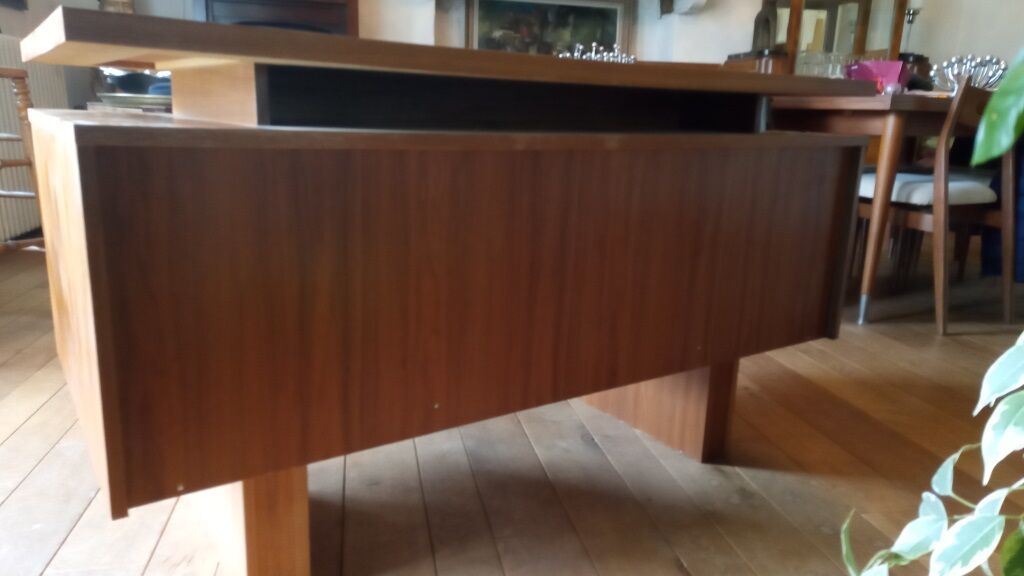 Beautiful desk veneer teak 80s