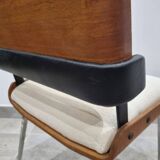 Marcom Chair