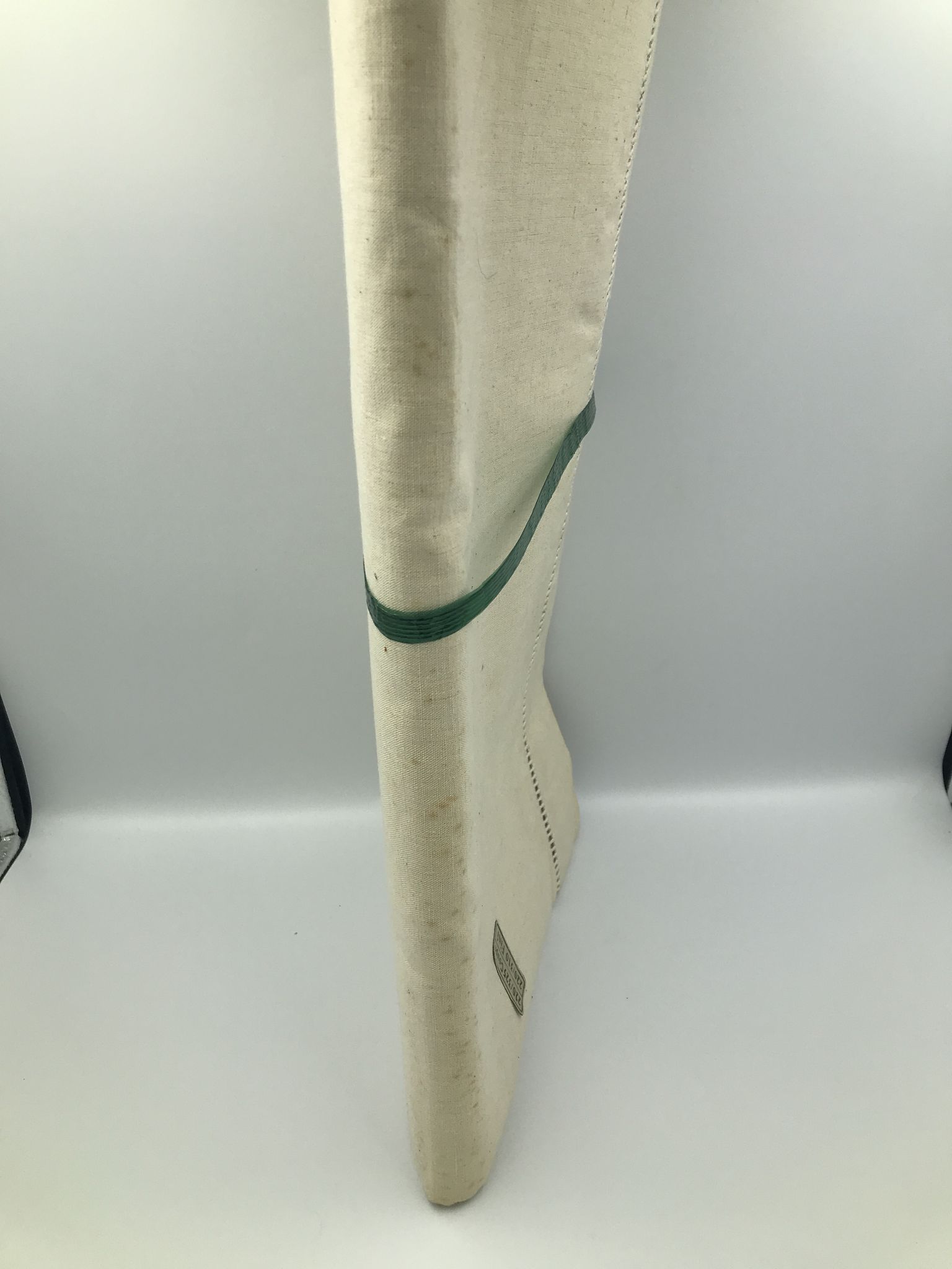 Old vintage metis drap