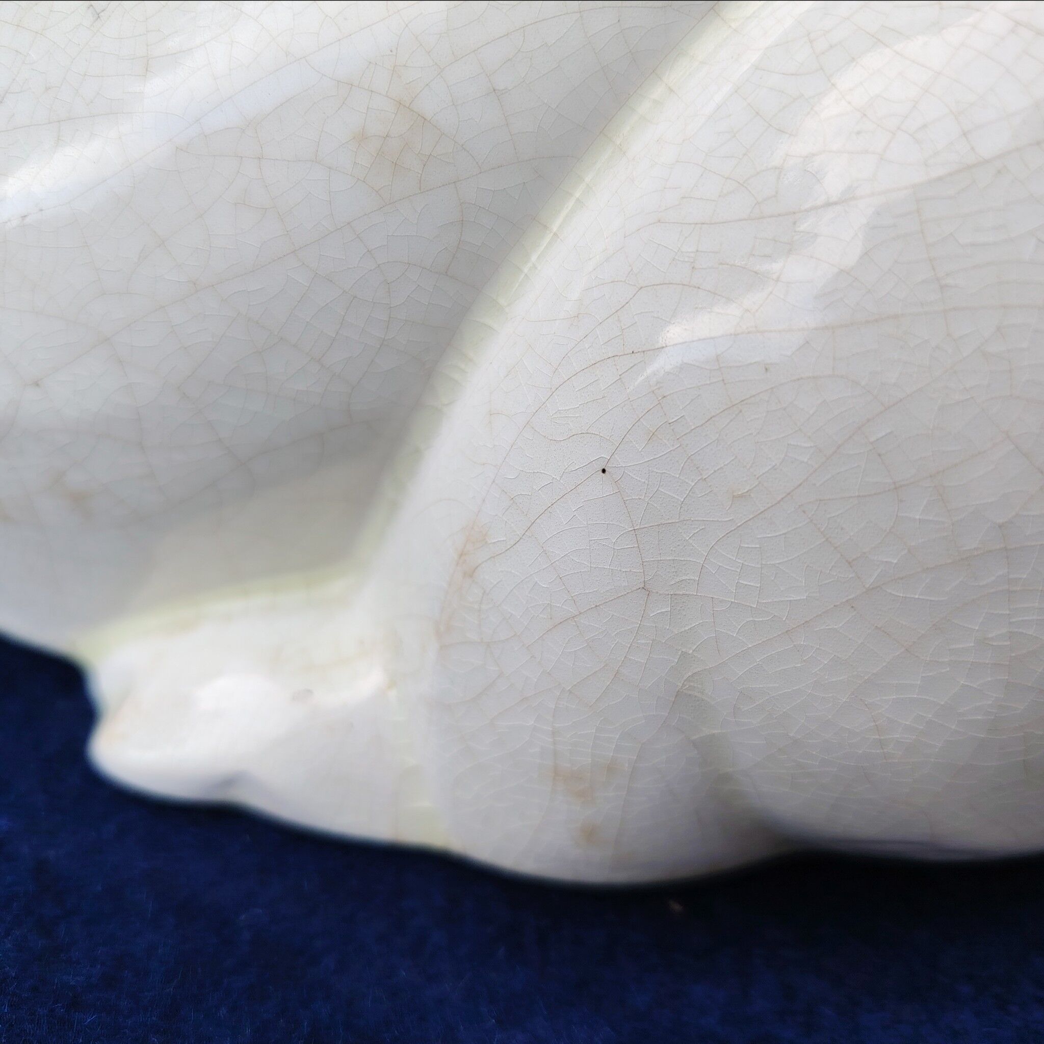 Cracked earthenware rabbit, Lemanceau, Saint Clément