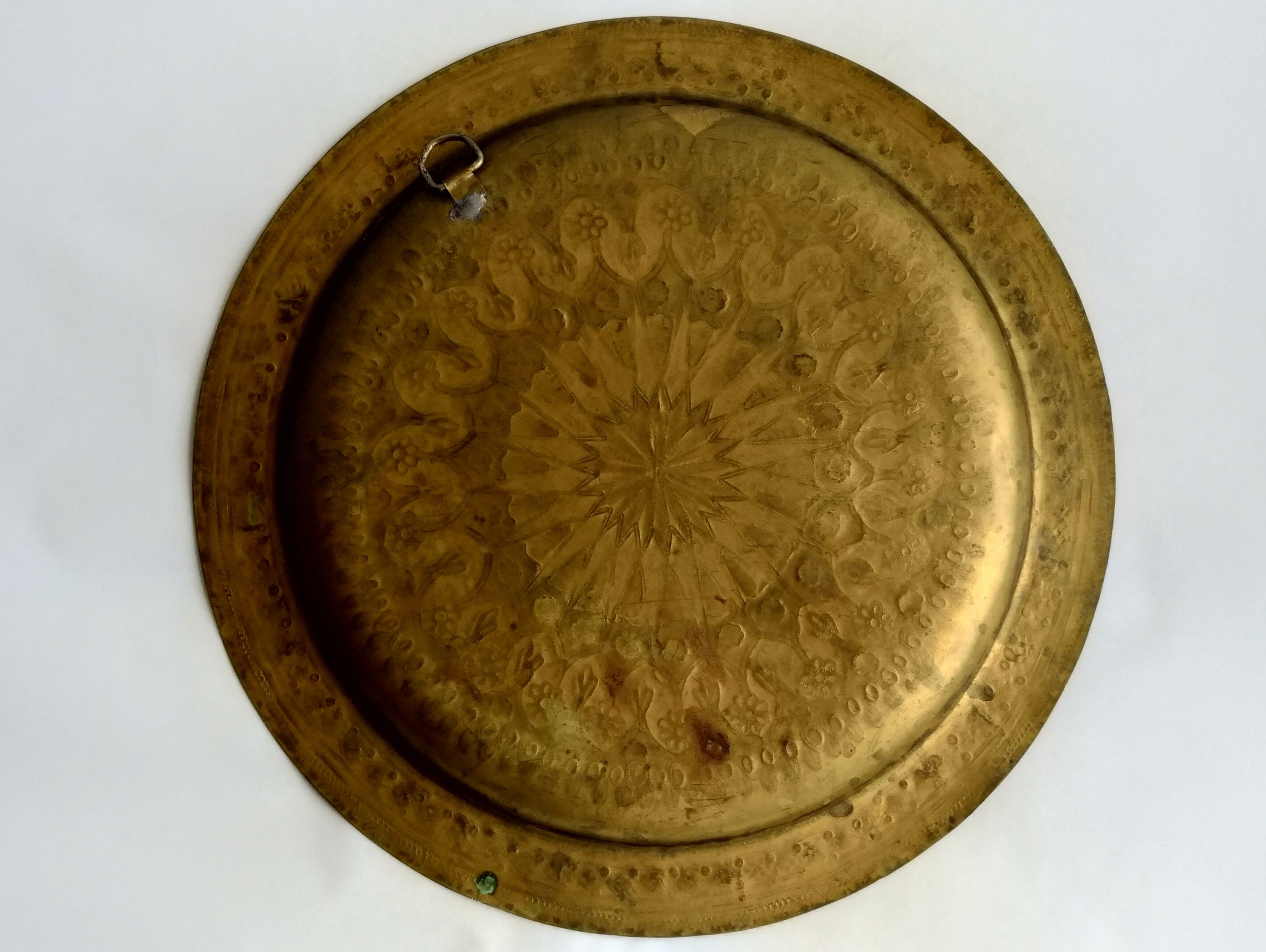 Teapot with its brass tray from the 20th cty, Moroccan craft - diameter 24cm