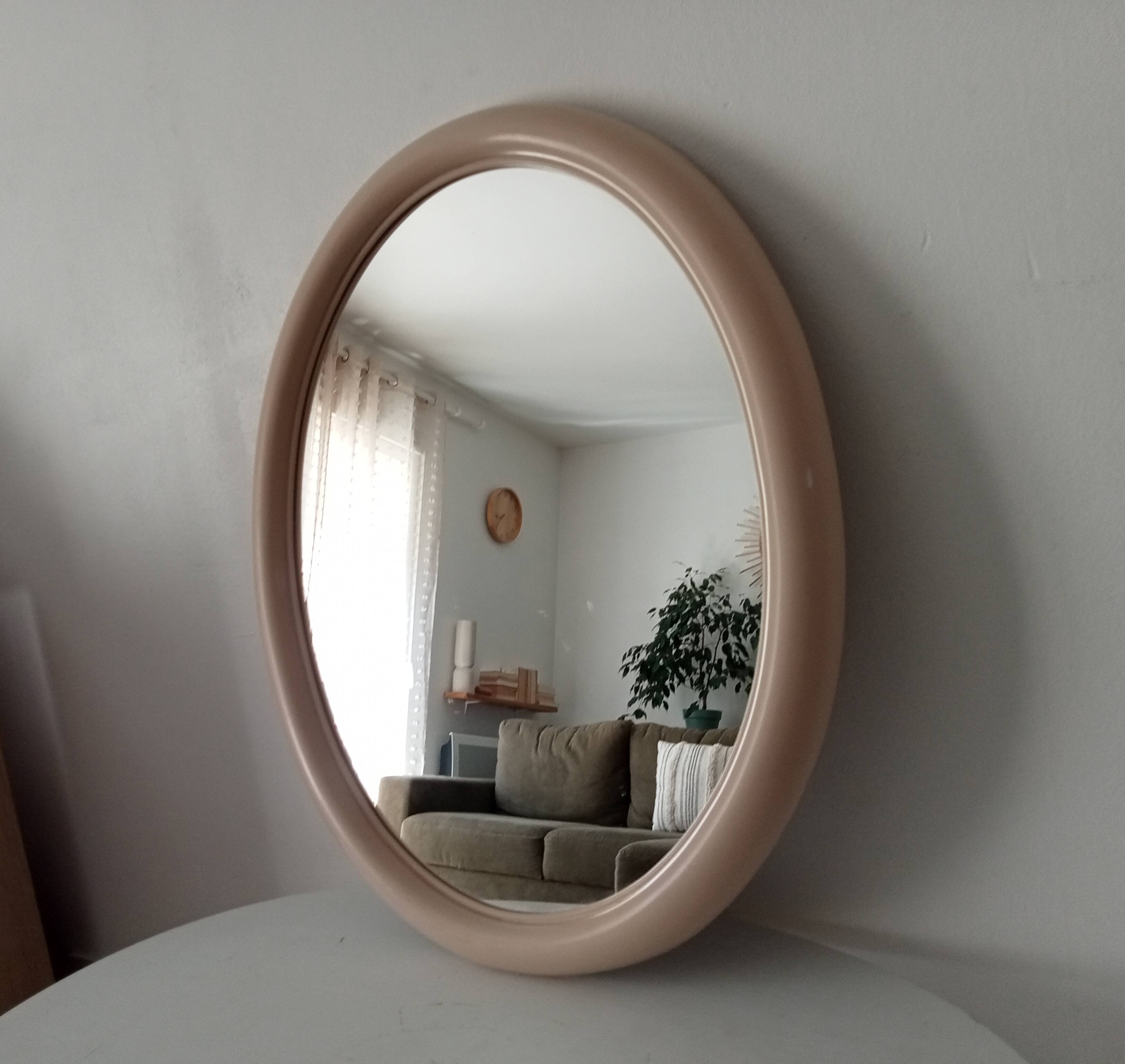 Vintage oval mirror from the 70s.