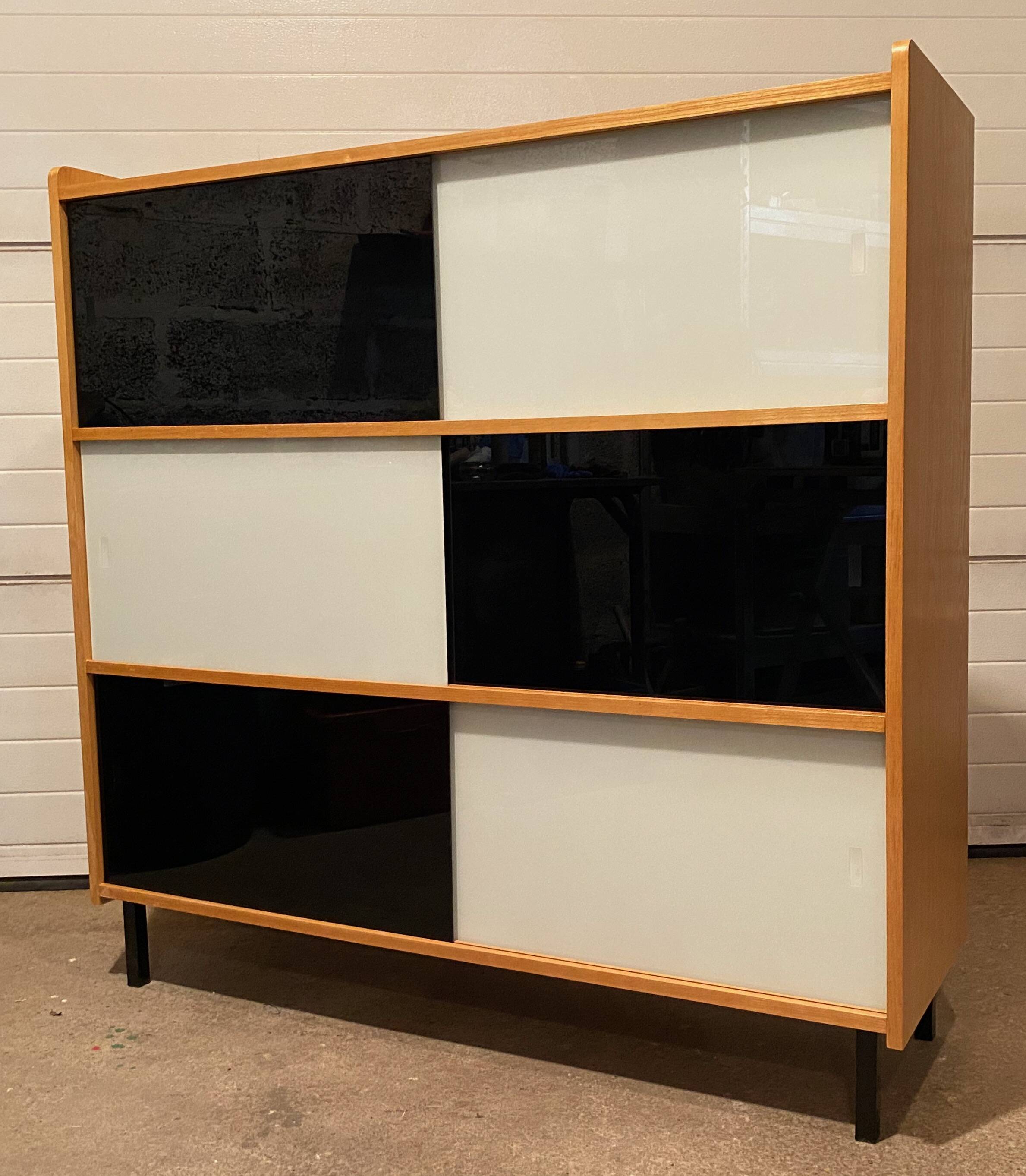 Vintage bookcase/display cabinet