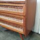 Commode vintage rotin pieds compas
