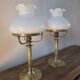 Paire de lampes anciennes en opaline et laiton