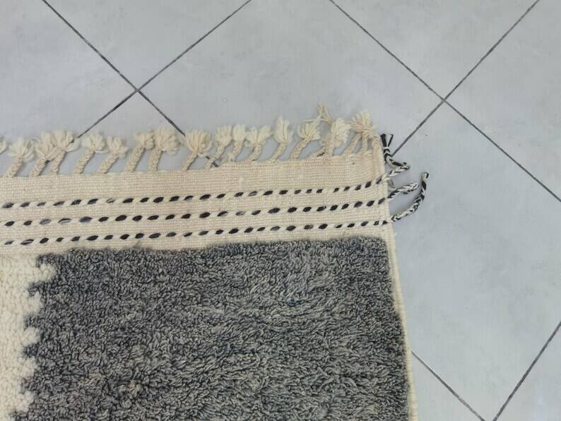 Berber Moroccan rug 200cm x 300cm