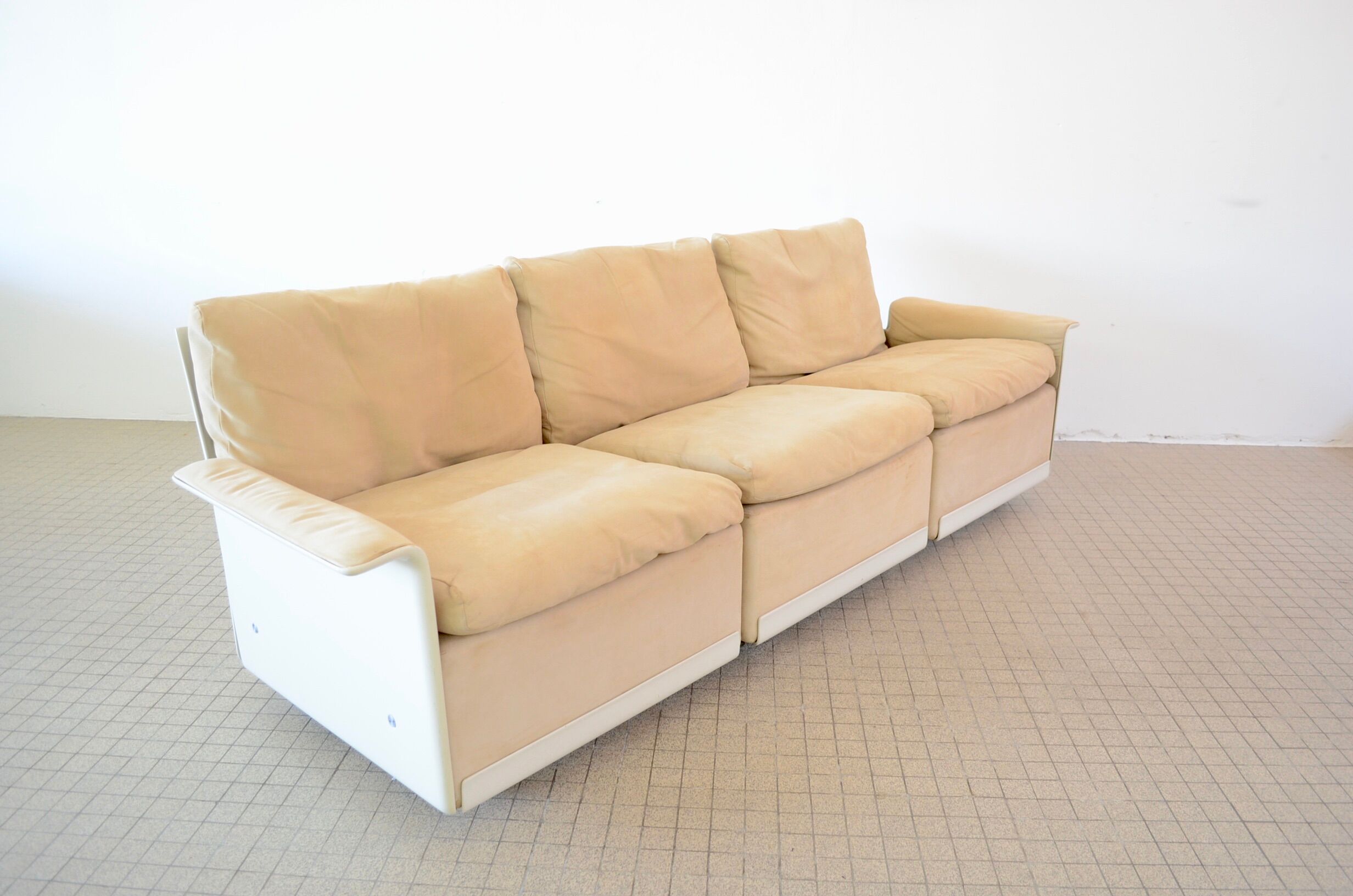 Vitsoe 620 sofa