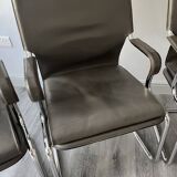 Set of 6 Uno chairs in grey leather on tubular chrome cantilevered frames