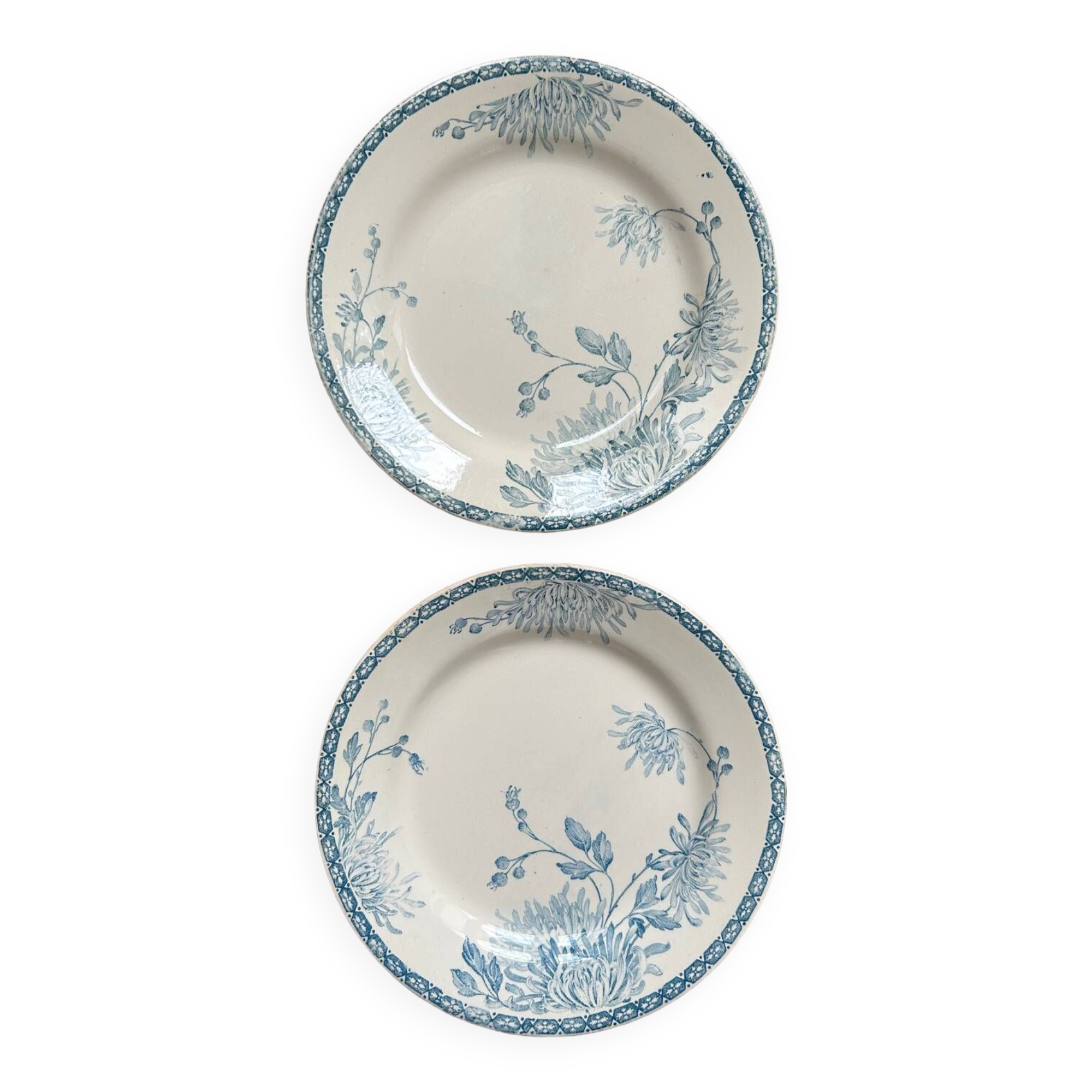 Set of 2 old flat plates