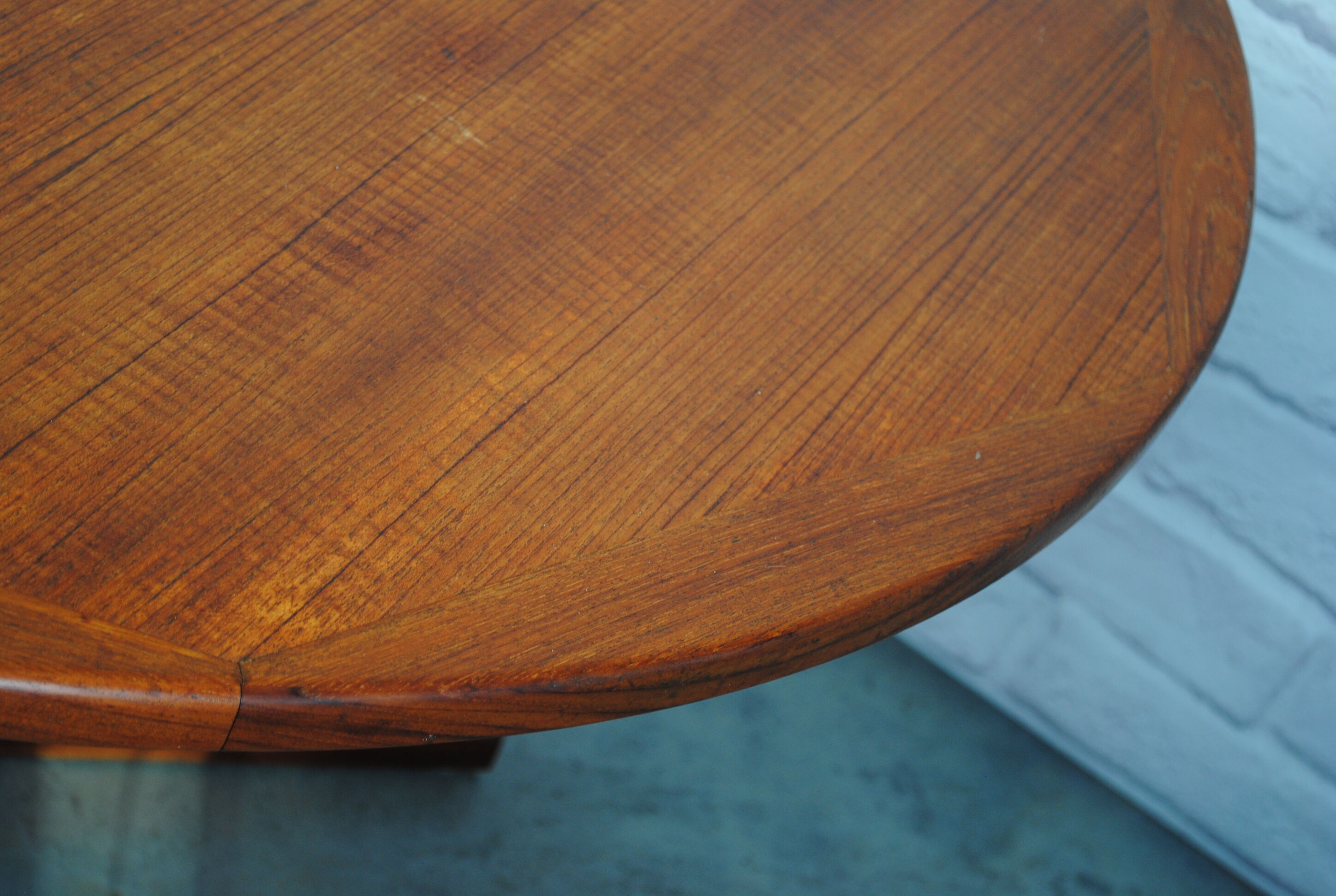 Table to eat expandable in teck