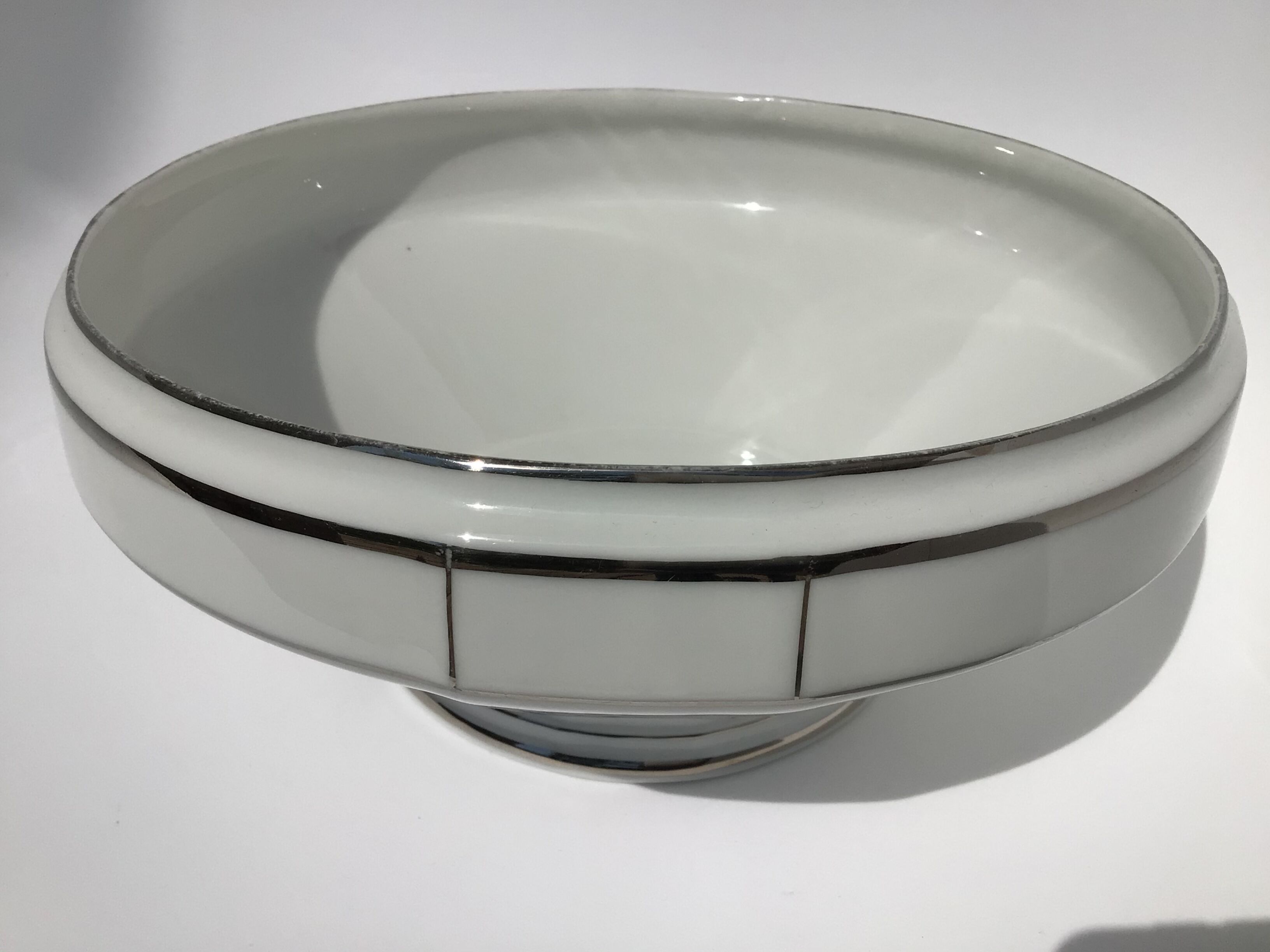 Salad bowl Art Deco porcelain silver net