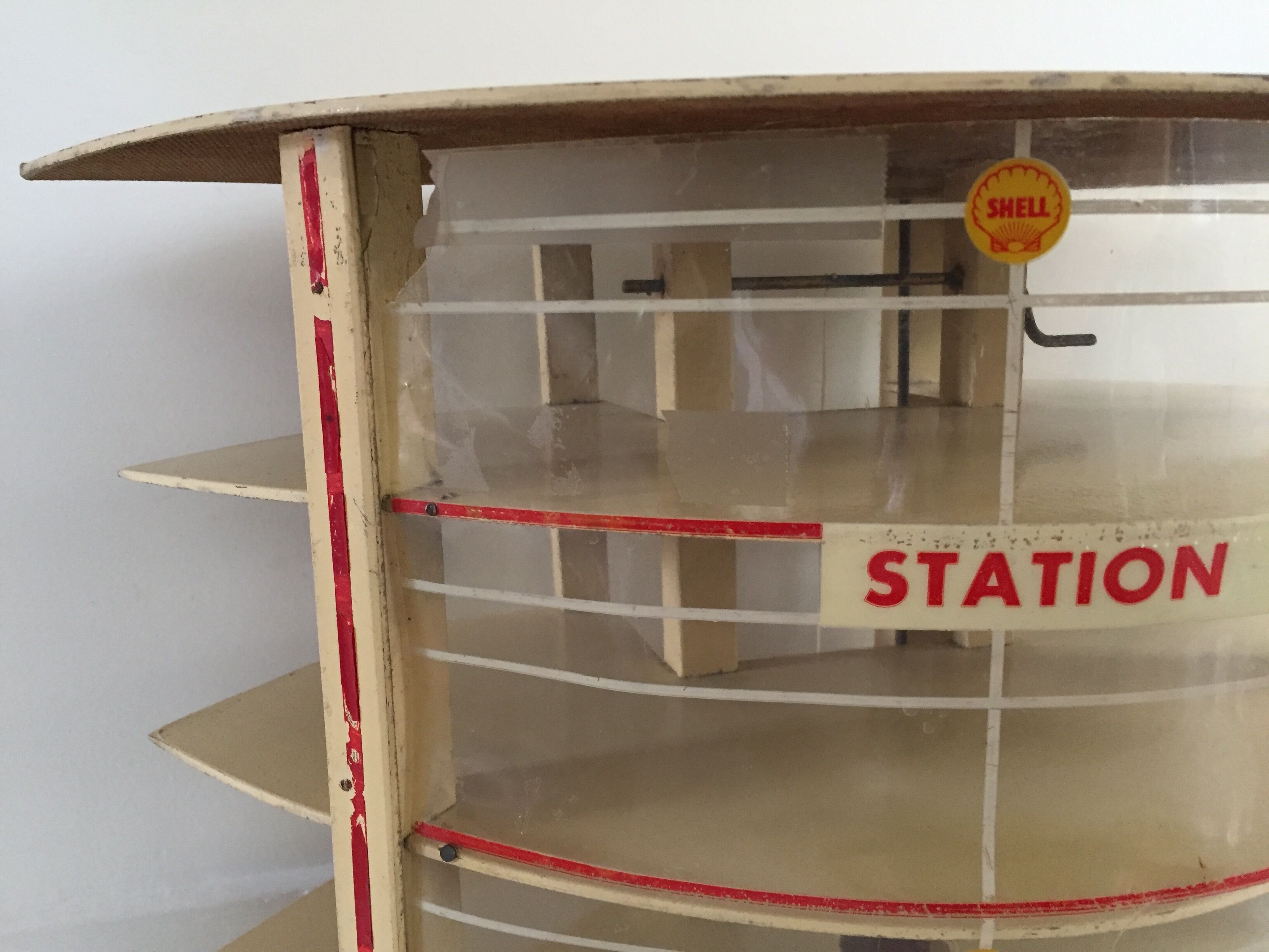 Garage vintage jouet car