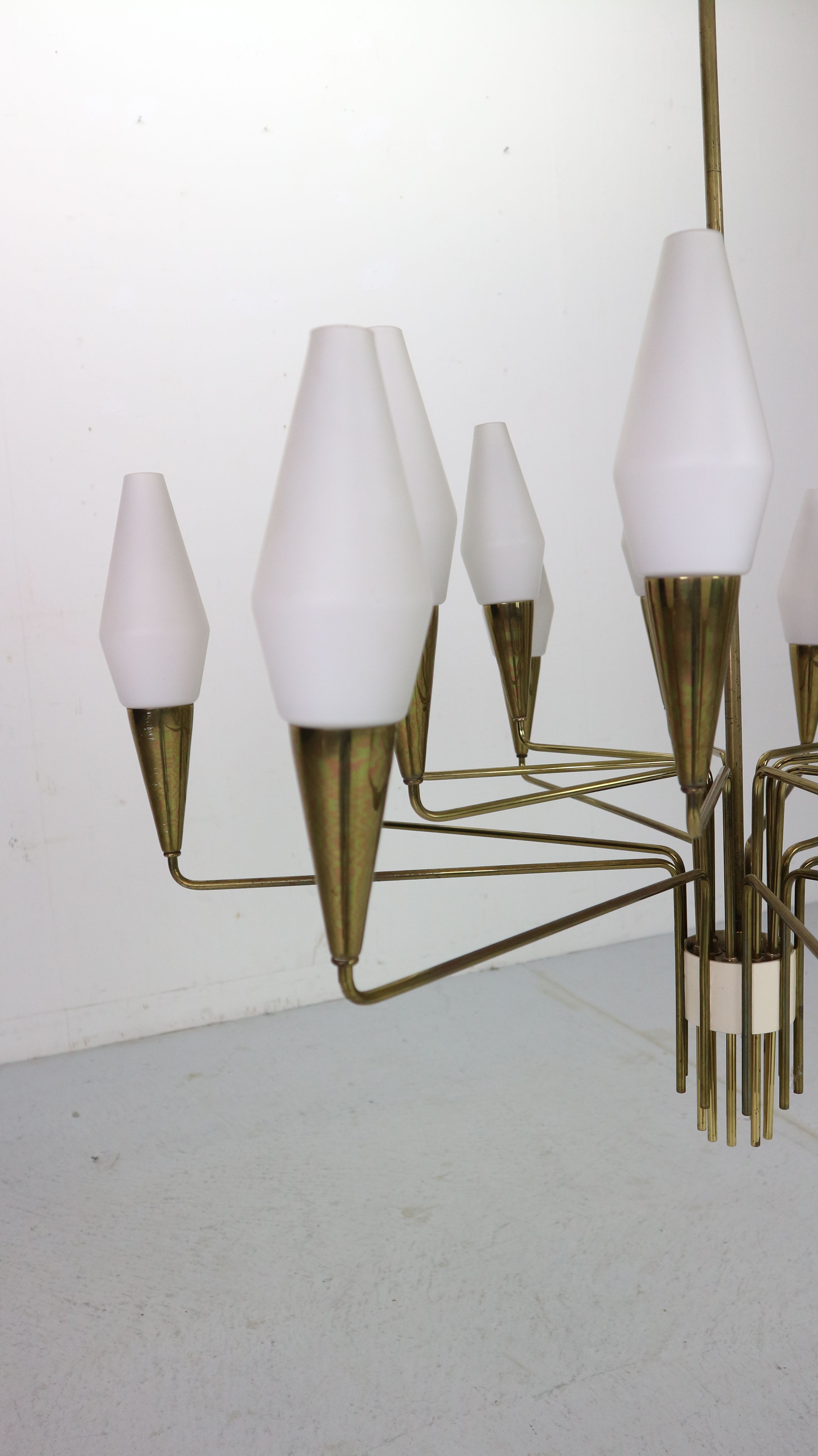 Italian mid-century modern brass and opaline glass chandelier, 1960