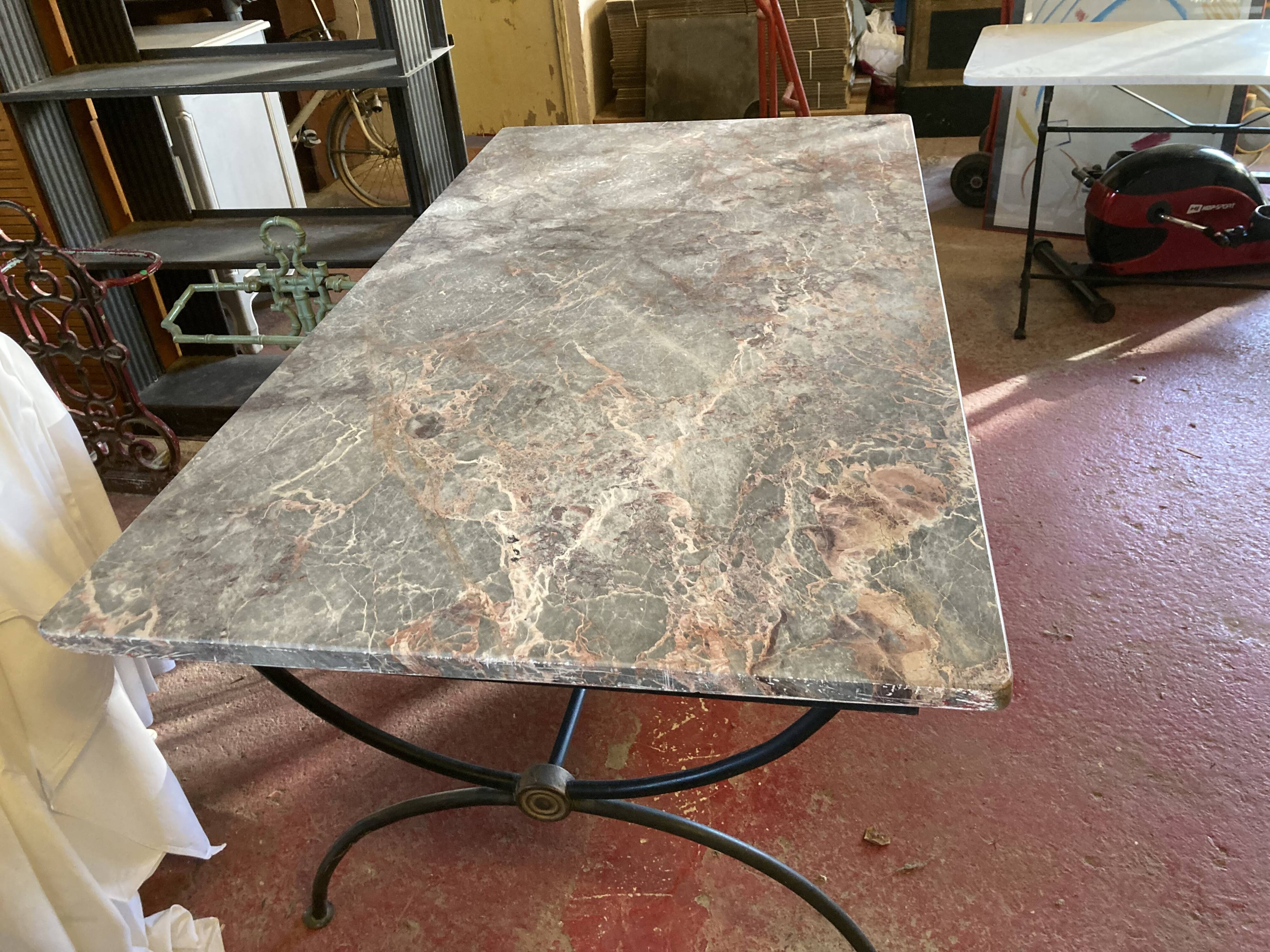Table cast iron enamelled gold, top marble
