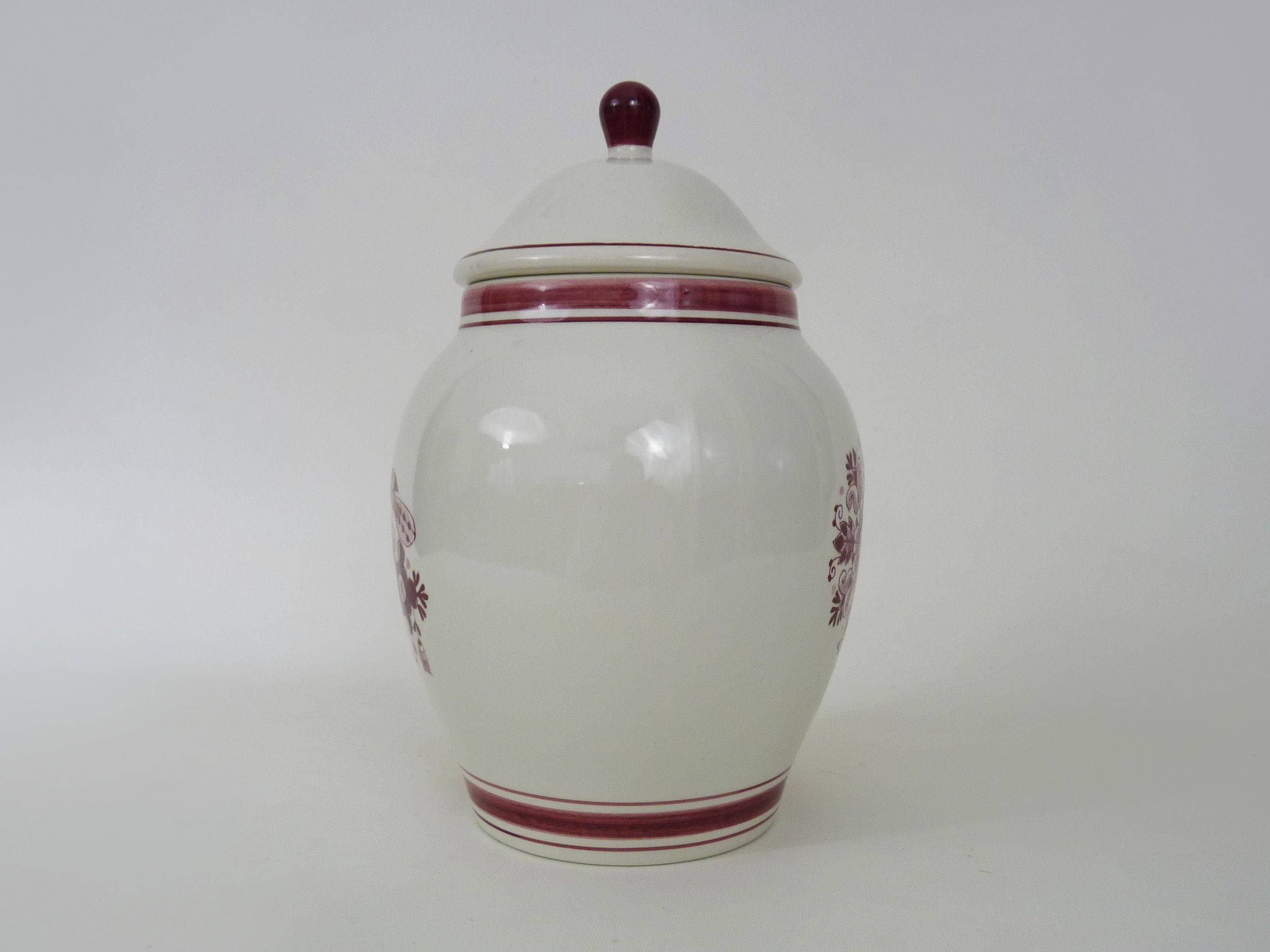 Former apothecary pot