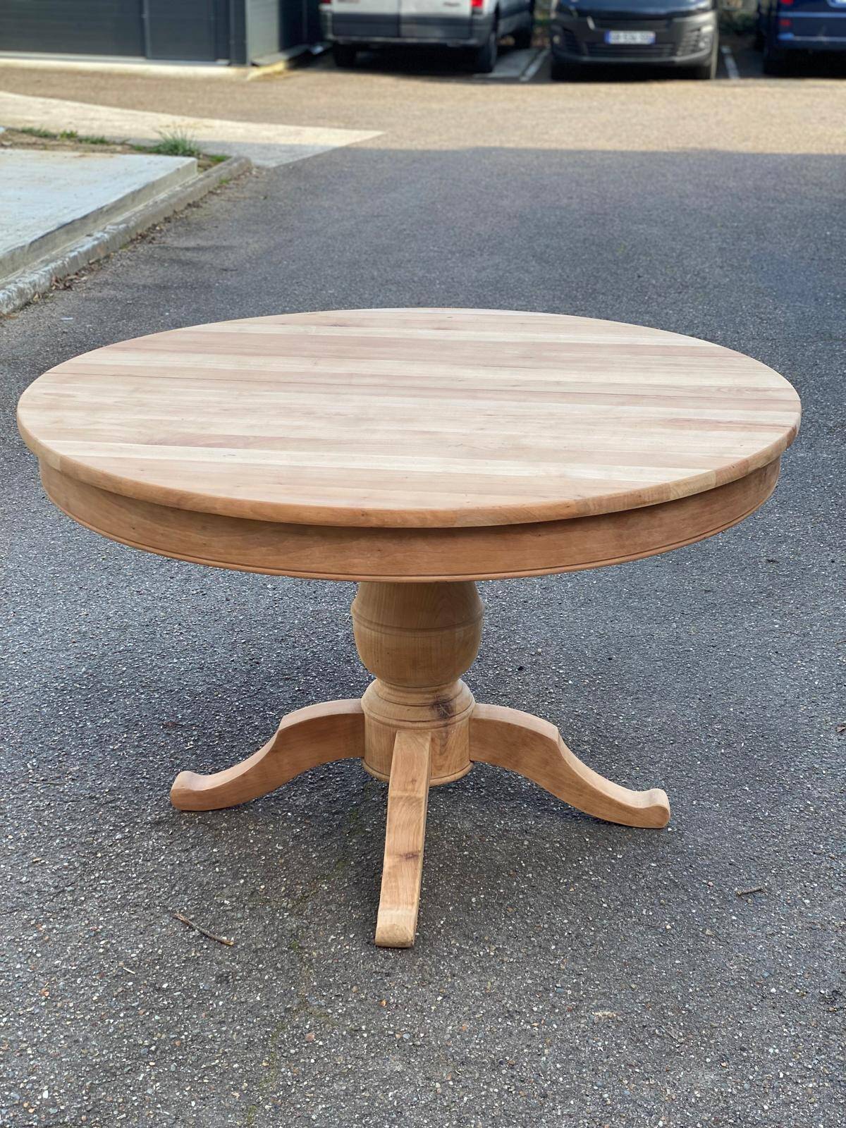 Extendable round dining table with central leg, renovated in raw oak, 210cm