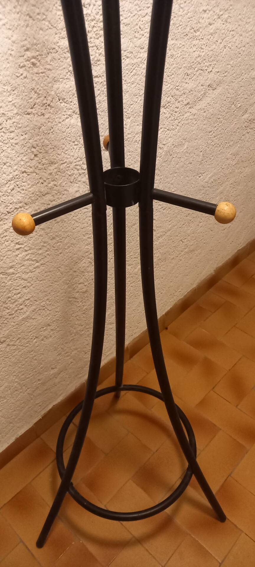 Porte manteau  sur pied