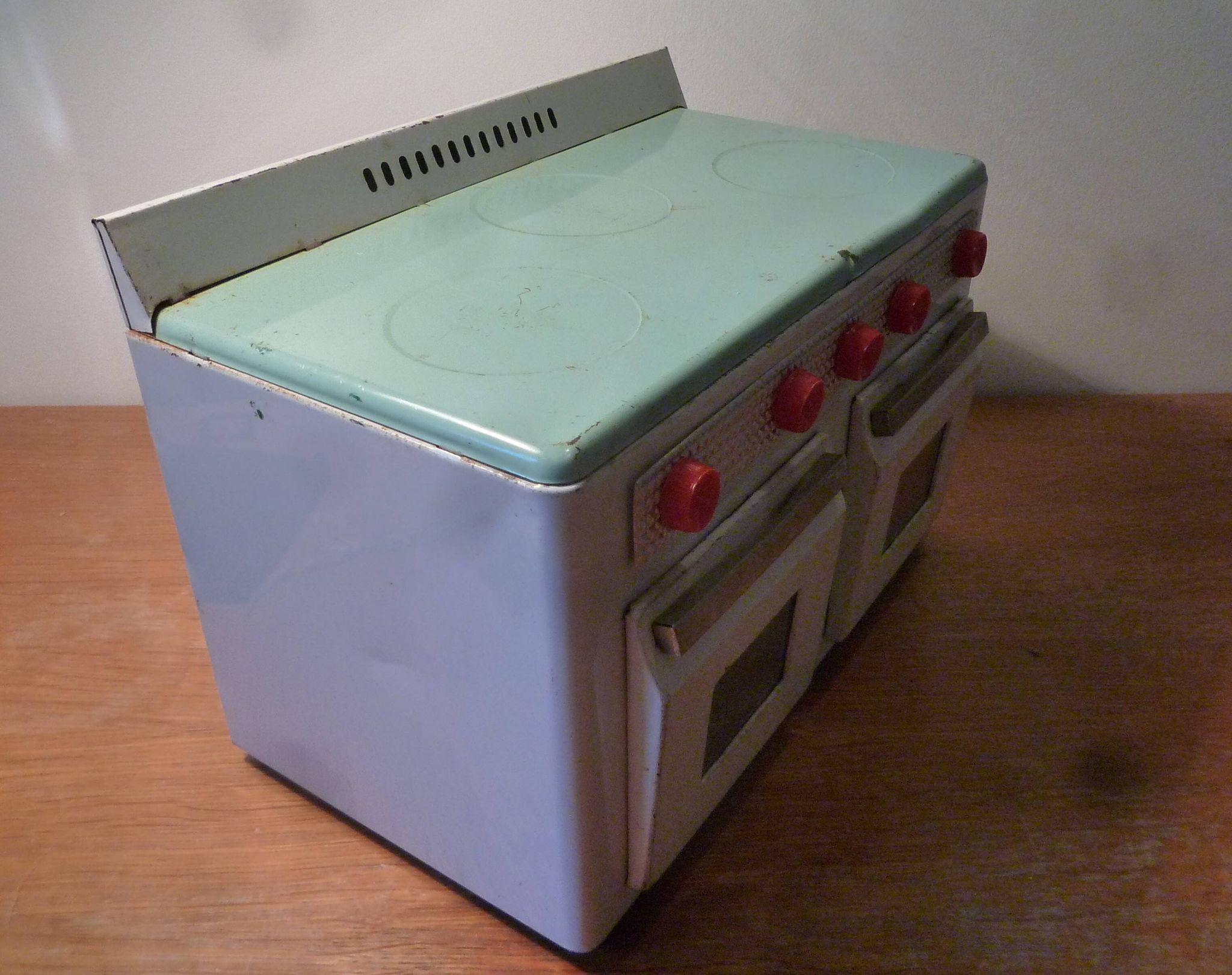 Small metal stove, vintage toy 1950s