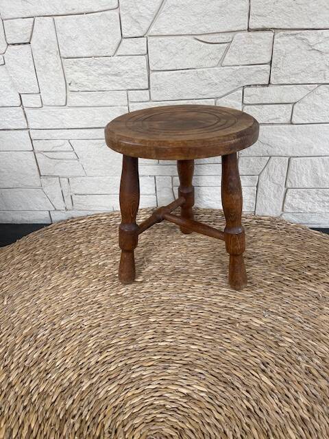Tabouret de traite tripode style Charles Dudouyt