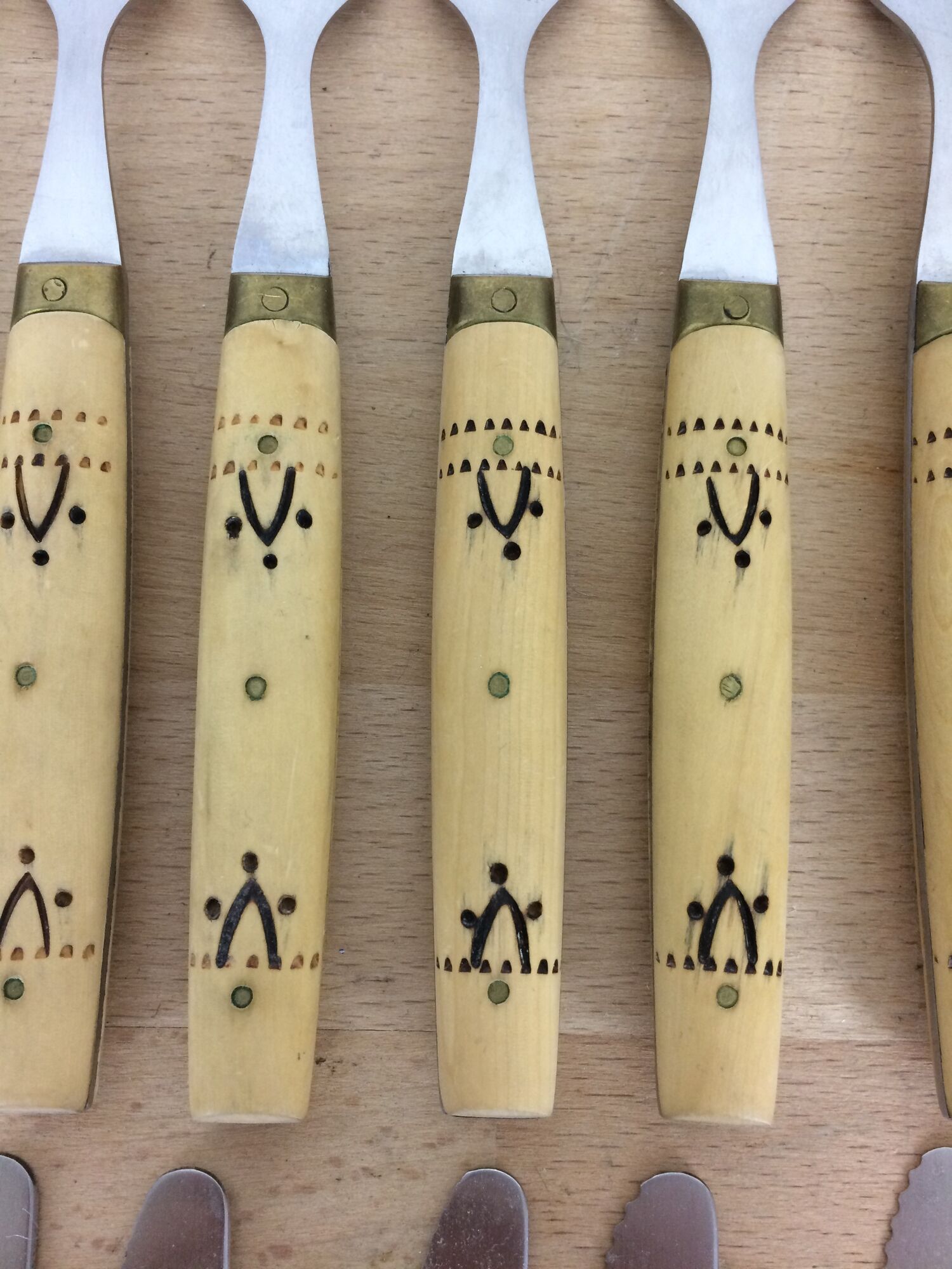 Nontron cutlery 12 knives 12 forks 6 wooden and stainless steel spoons