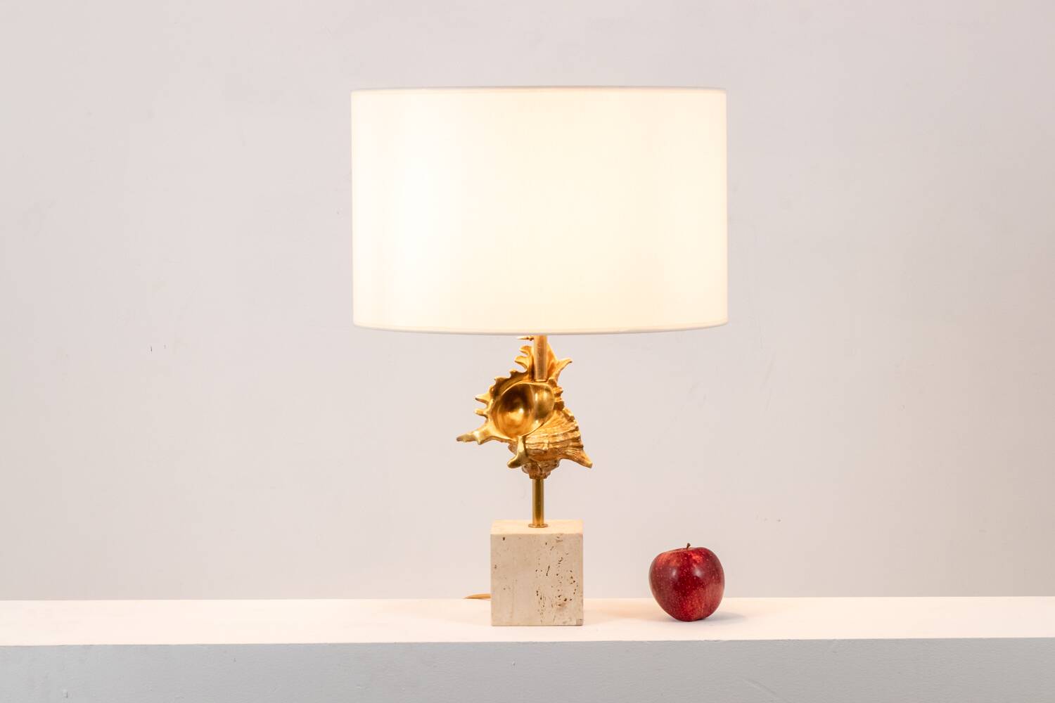 Maison Charles. Gilded bronze shell lamp. France, 1970s