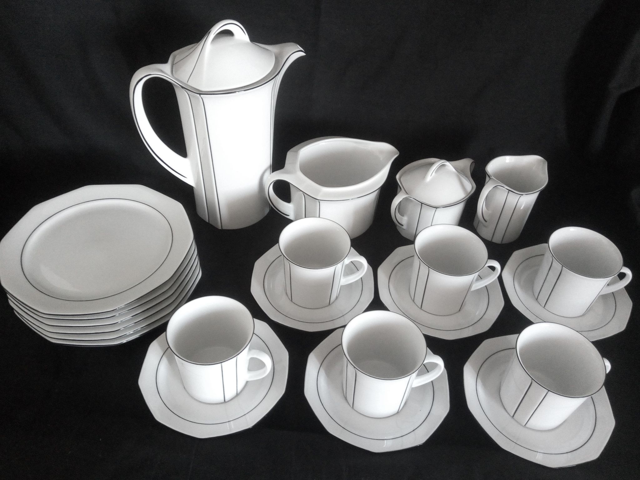 Art Deco coffee service for 6 people in porcelain Winterling Marktleuthen Bavaria (22 pieces)