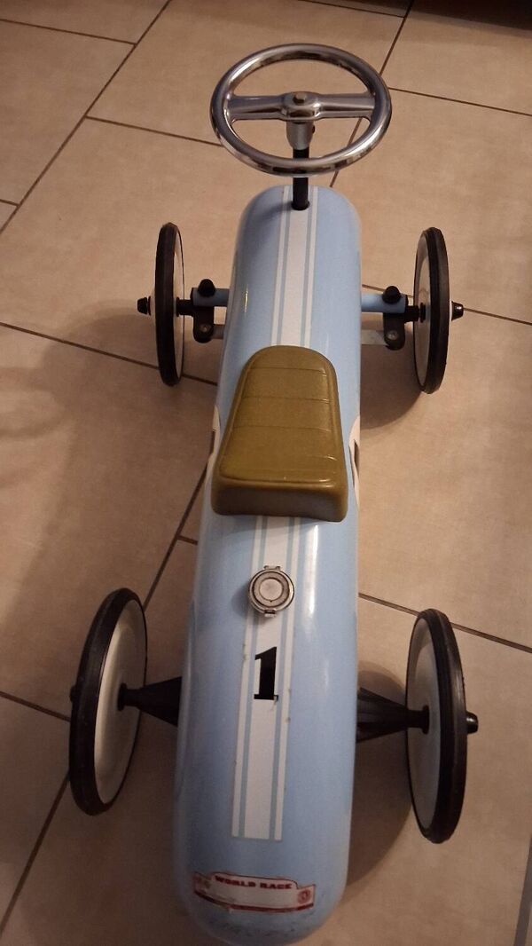 Petit voiture pour déco chambre enfant