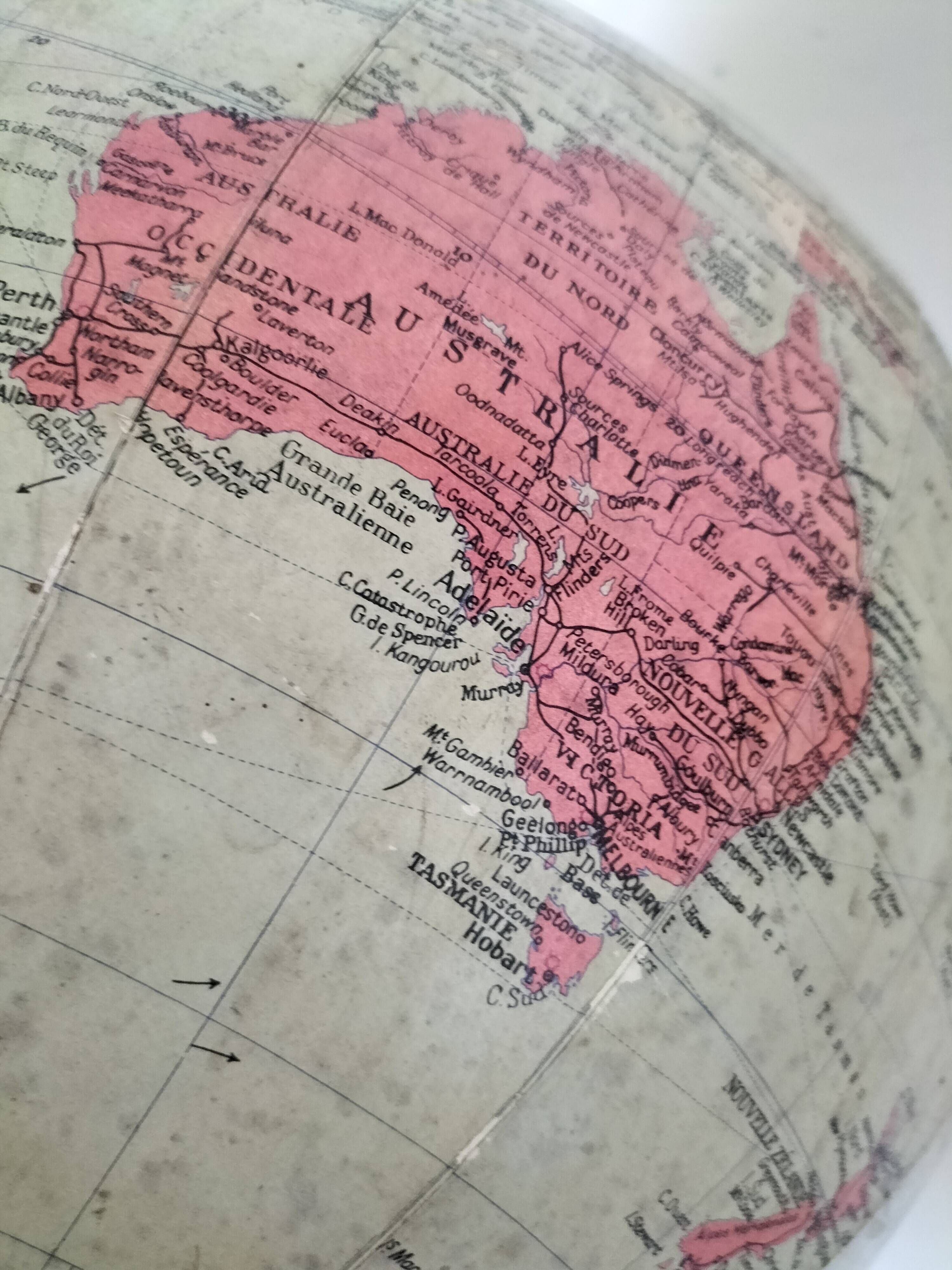 Vintage Globe Taride Maps – 1960