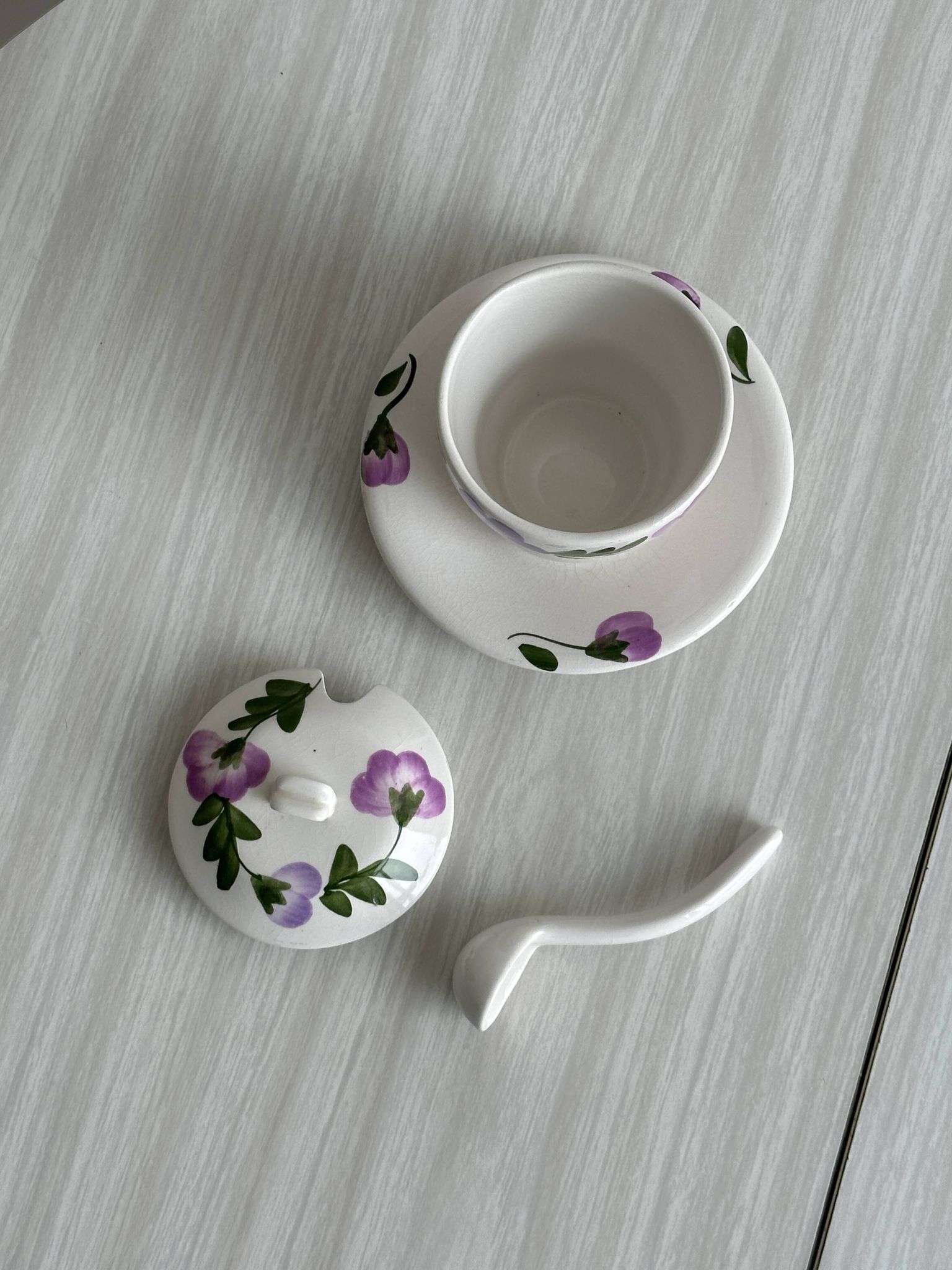 Saucière ancienne peinte à la main