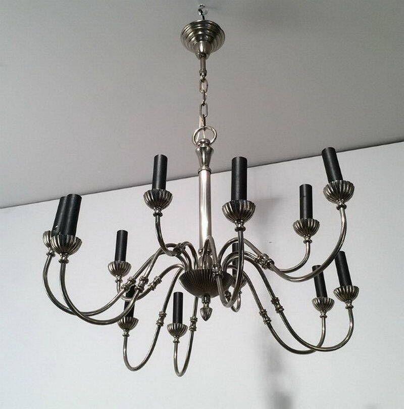 Neoclassical style chandelier in silver-plated metal with 12 lights