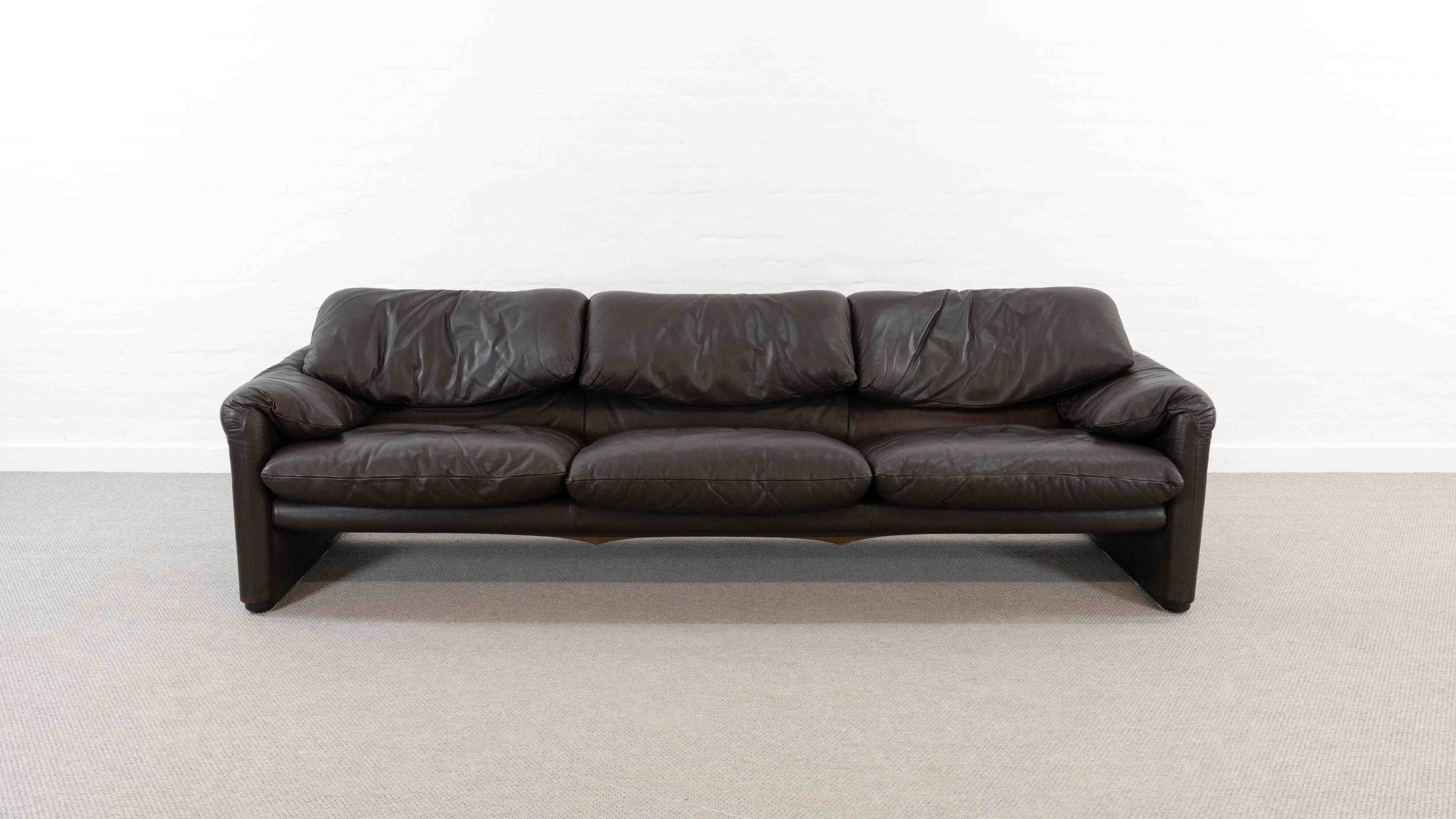 Cassina Maralunga 3seat-Sofa in darkbrown leather by Vico Magistretti