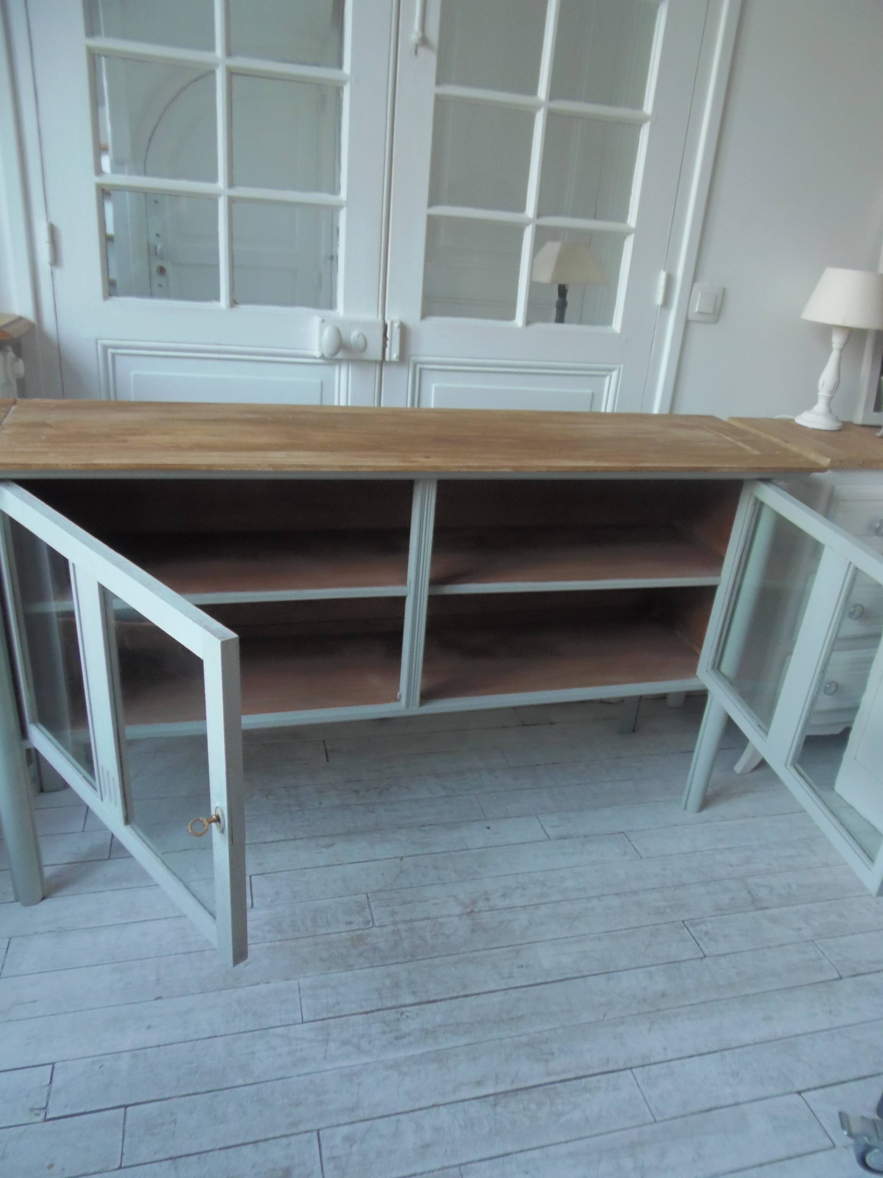 Buffet, desserte vintage réenchanté en vert de gris, plateau  bois.